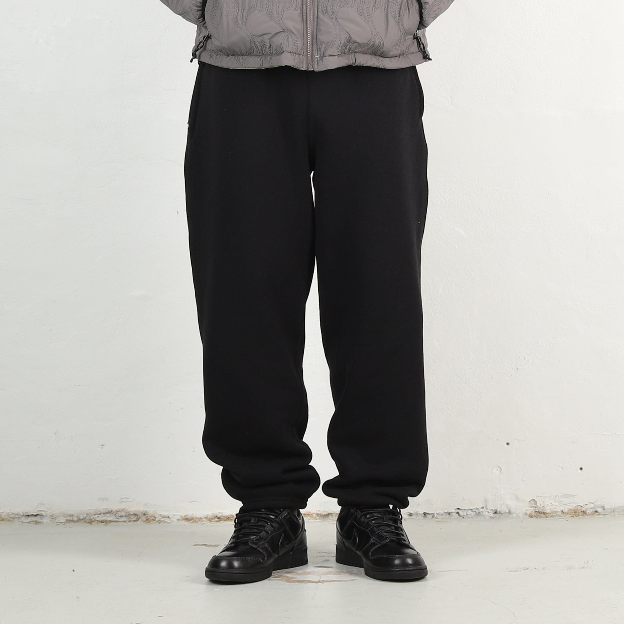 Cease C-Seam Sweatpant - Black