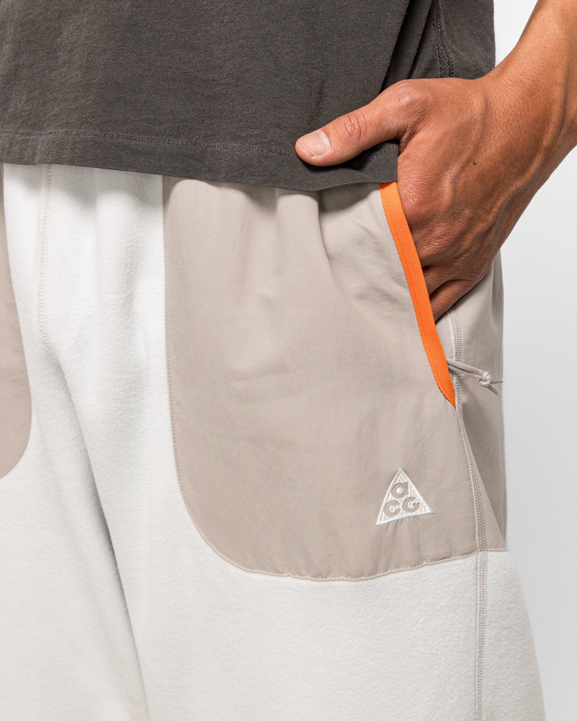 Nike ACG Wolf Tree Pant Plus - Photon Dust/College Grey-Summit White