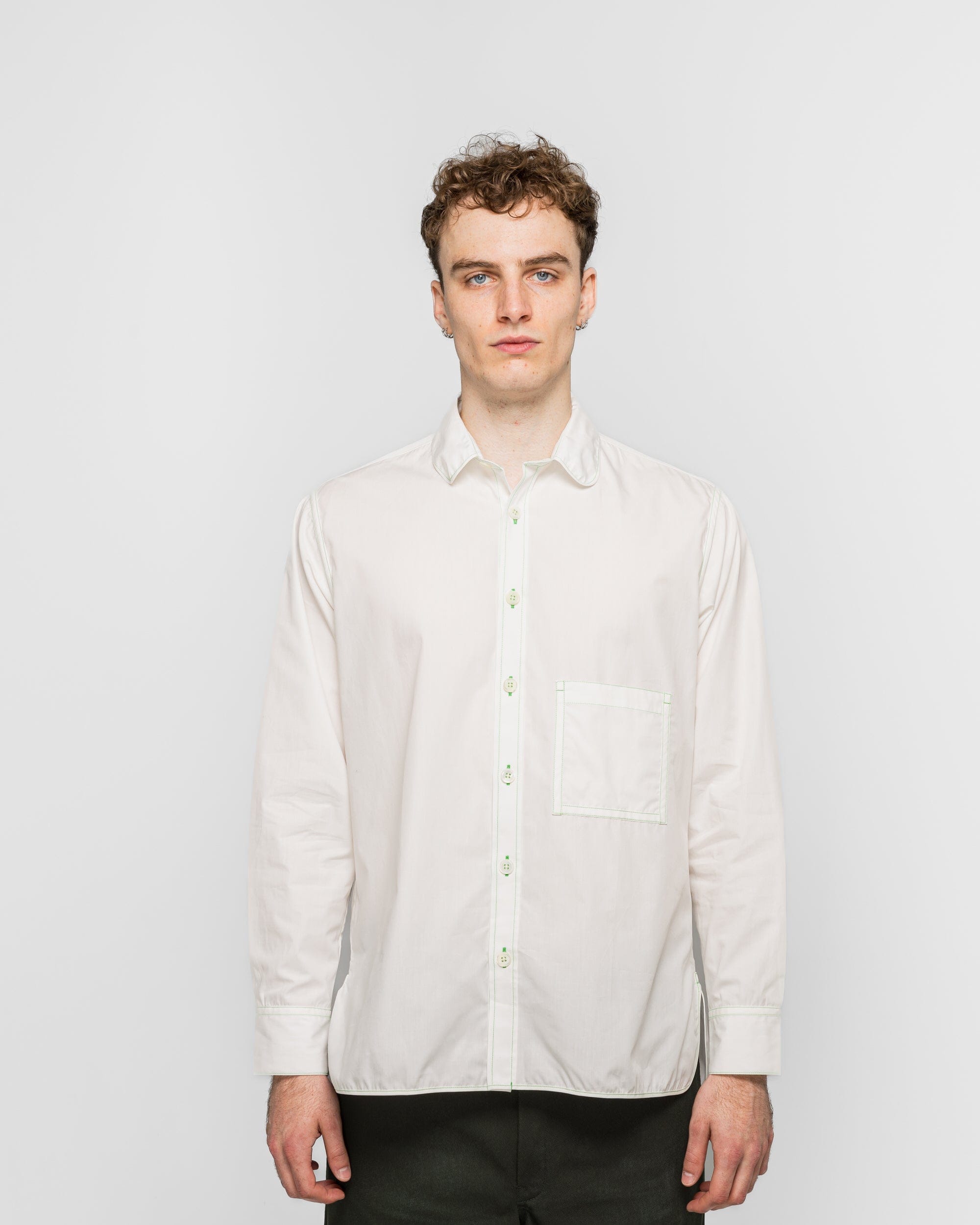 Dudley Coppice The Gardeners Shirt - Hydrangea White Poplin Green Stitching