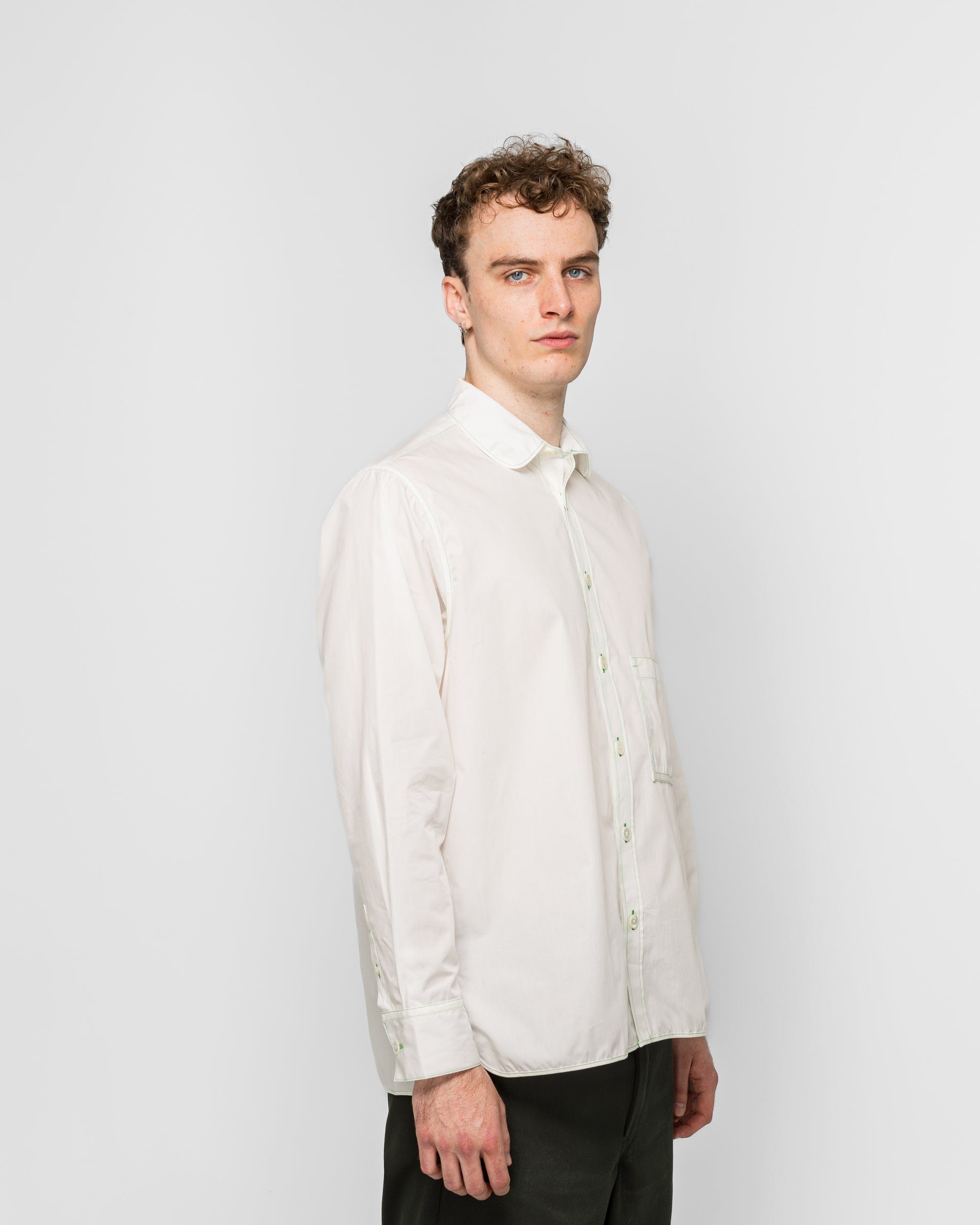 Dudley Coppice The Gardeners Shirt - Hydrangea White Poplin Green Stitching