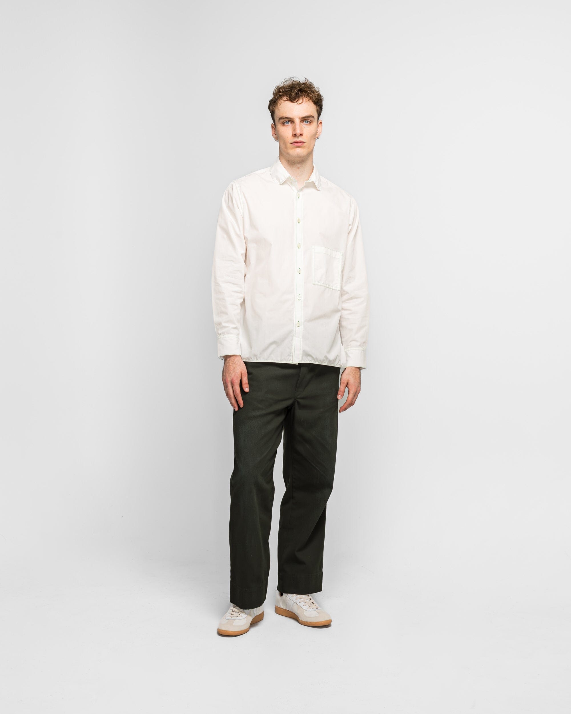 Dudley Coppice The Gardeners Shirt - Hydrangea White Poplin Green Stitching