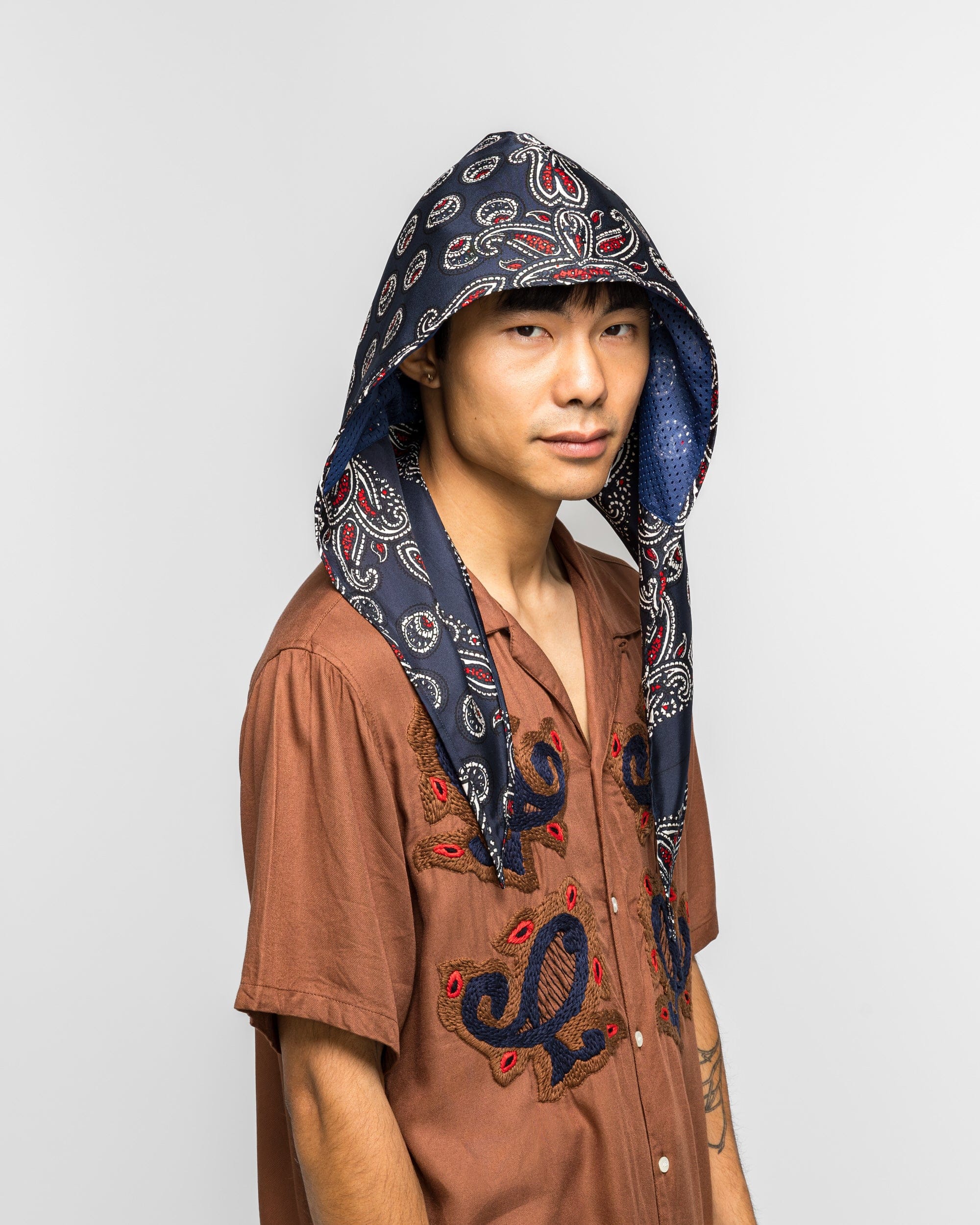 NOMARHYTHM TEXTILE Paisley Silk Hoody Scarf - Navy
