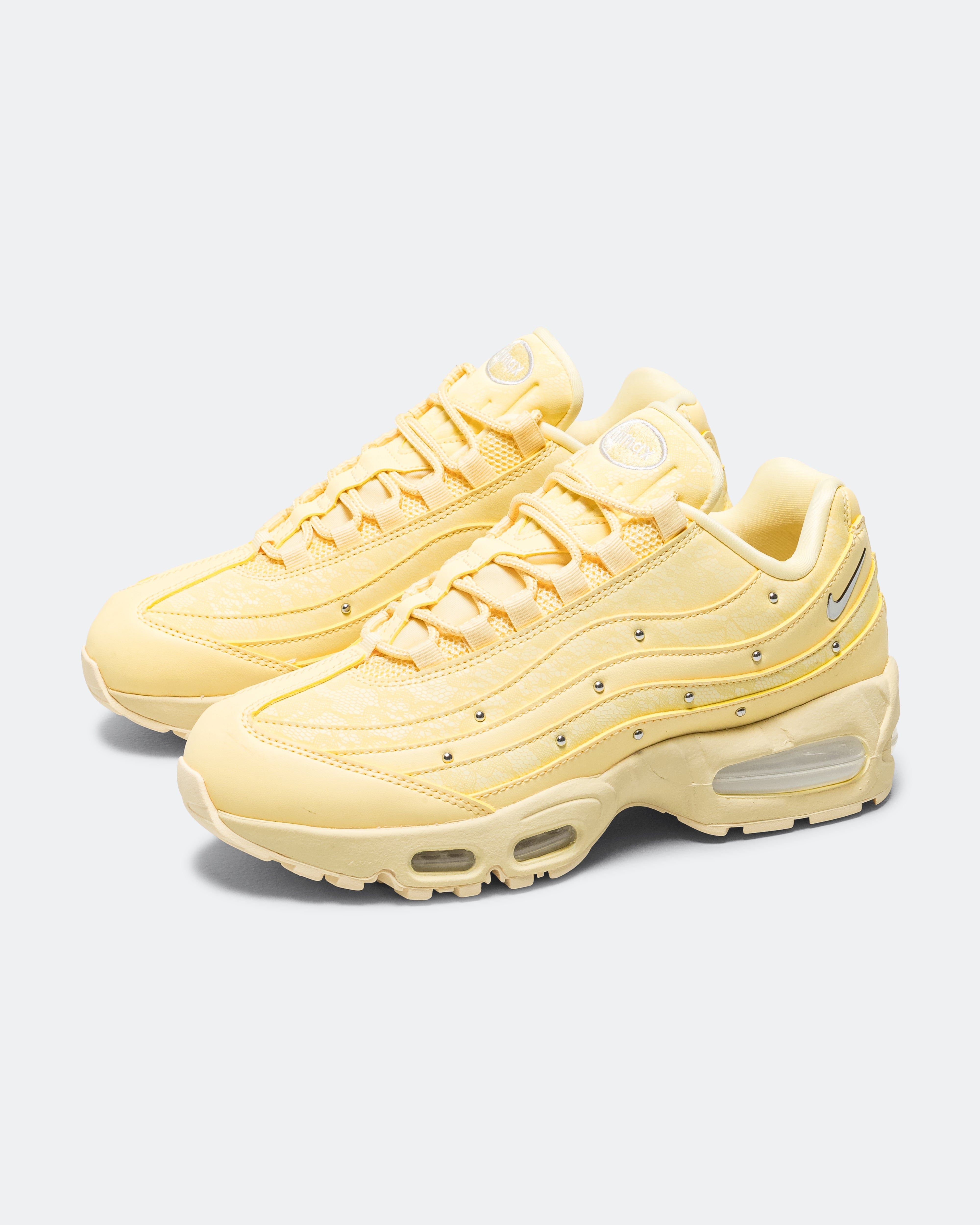 Nike Womens Air Max 95 Big Bubble - Soft Yellow/Metallic Silver-Alabaster
