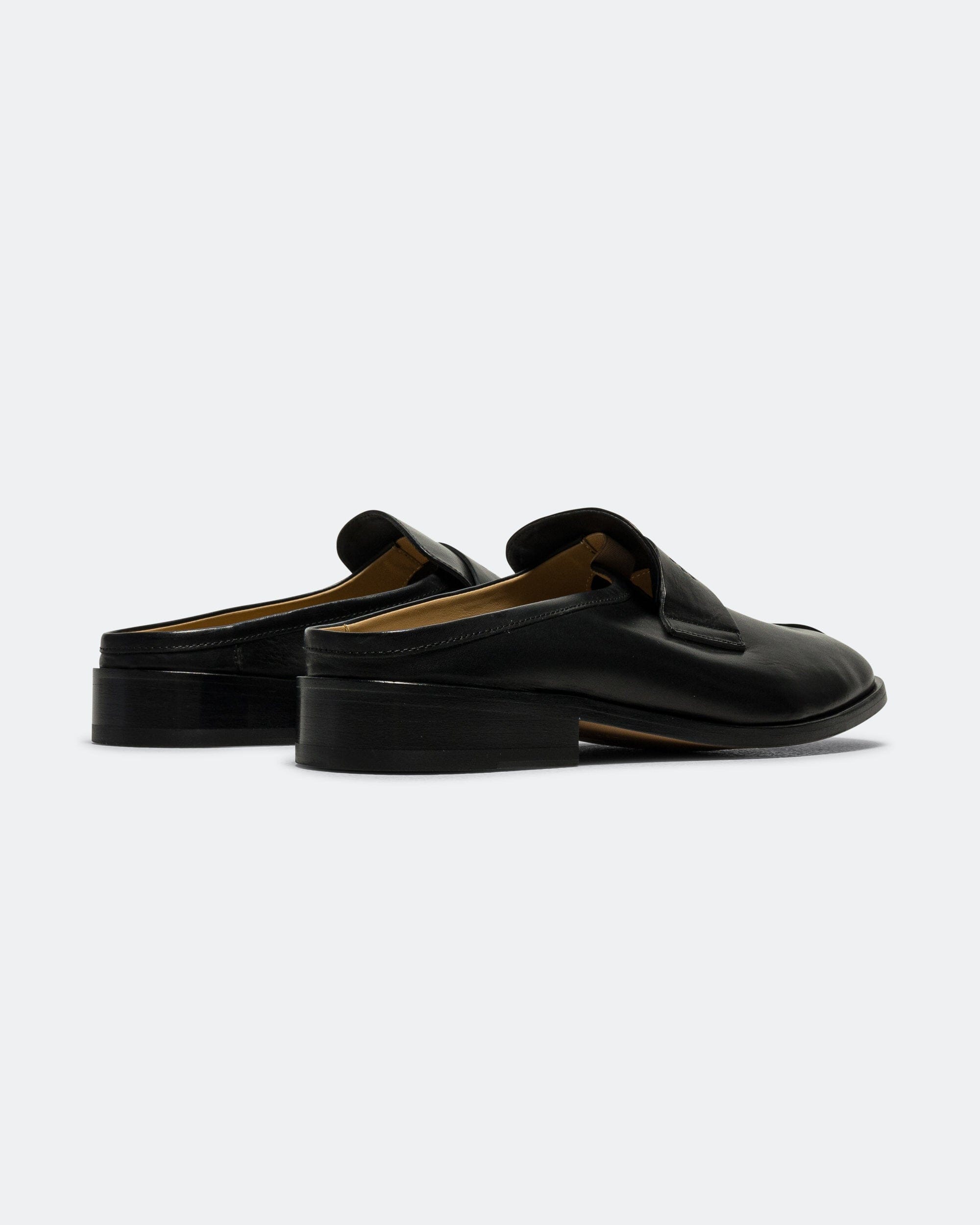 MM6 Shiny Leather Slipper - Black