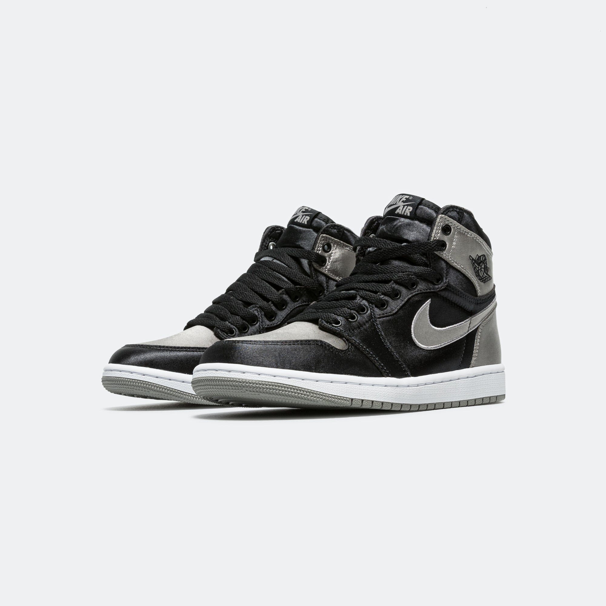 Air Jordan Womens Air Jordan 1 Retro - Black/Medium Grey-White