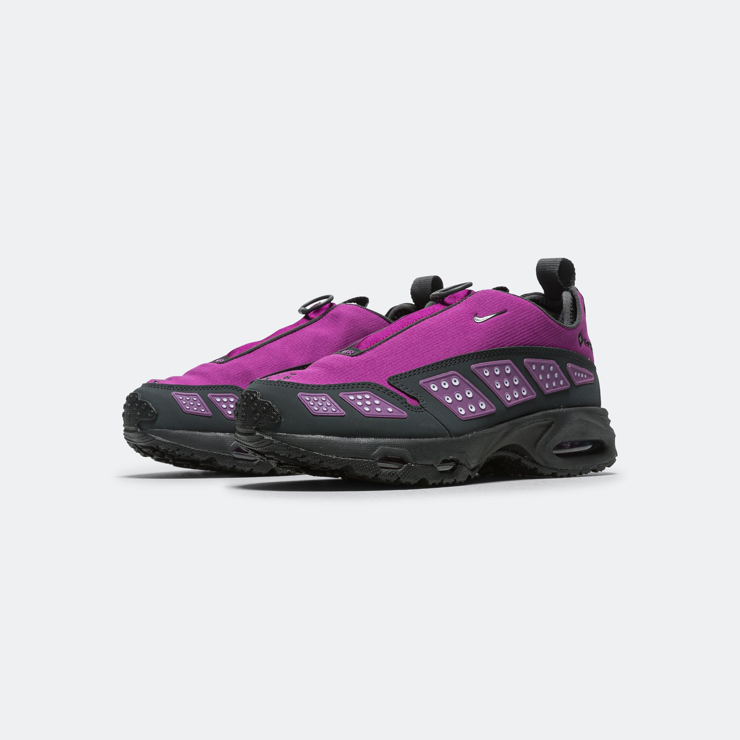Nike Womens Air Max SNDR GTX - Bold Berry/Dk-Smoke Grey-Ghost