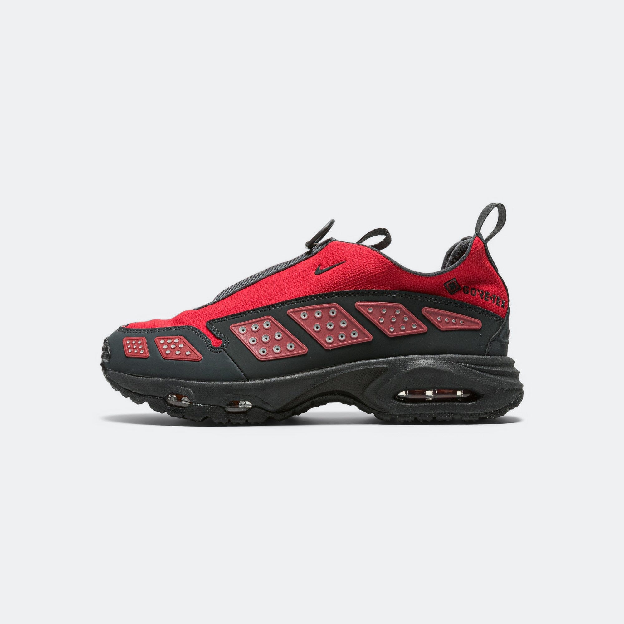 Nike Womens Air Max SNDR GORE-TEX - Hyper Crimson/Dk Smoke Grey-Fire Red