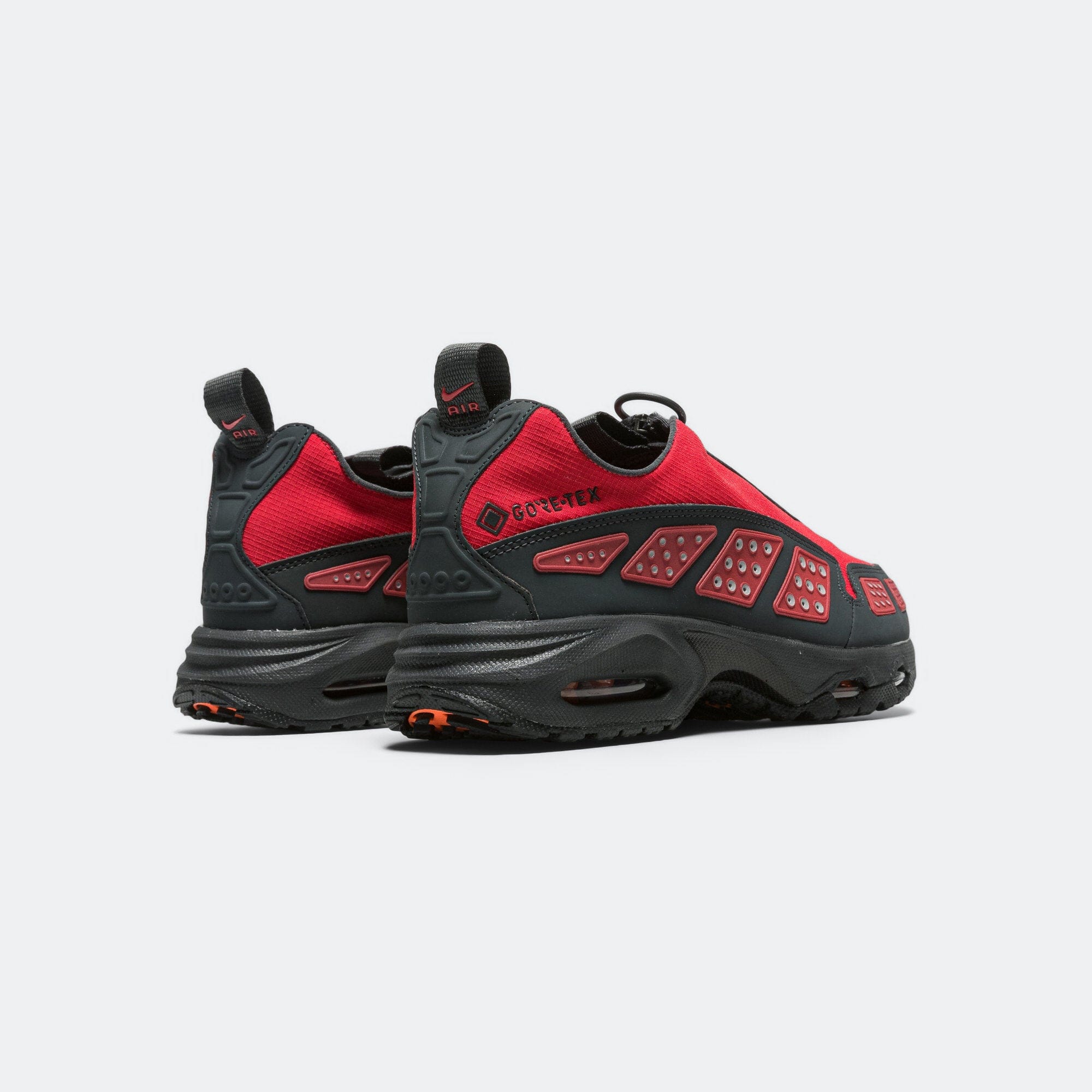 Nike Womens Air Max SNDR GORE-TEX - Hyper Crimson/Dk Smoke Grey-Fire Red