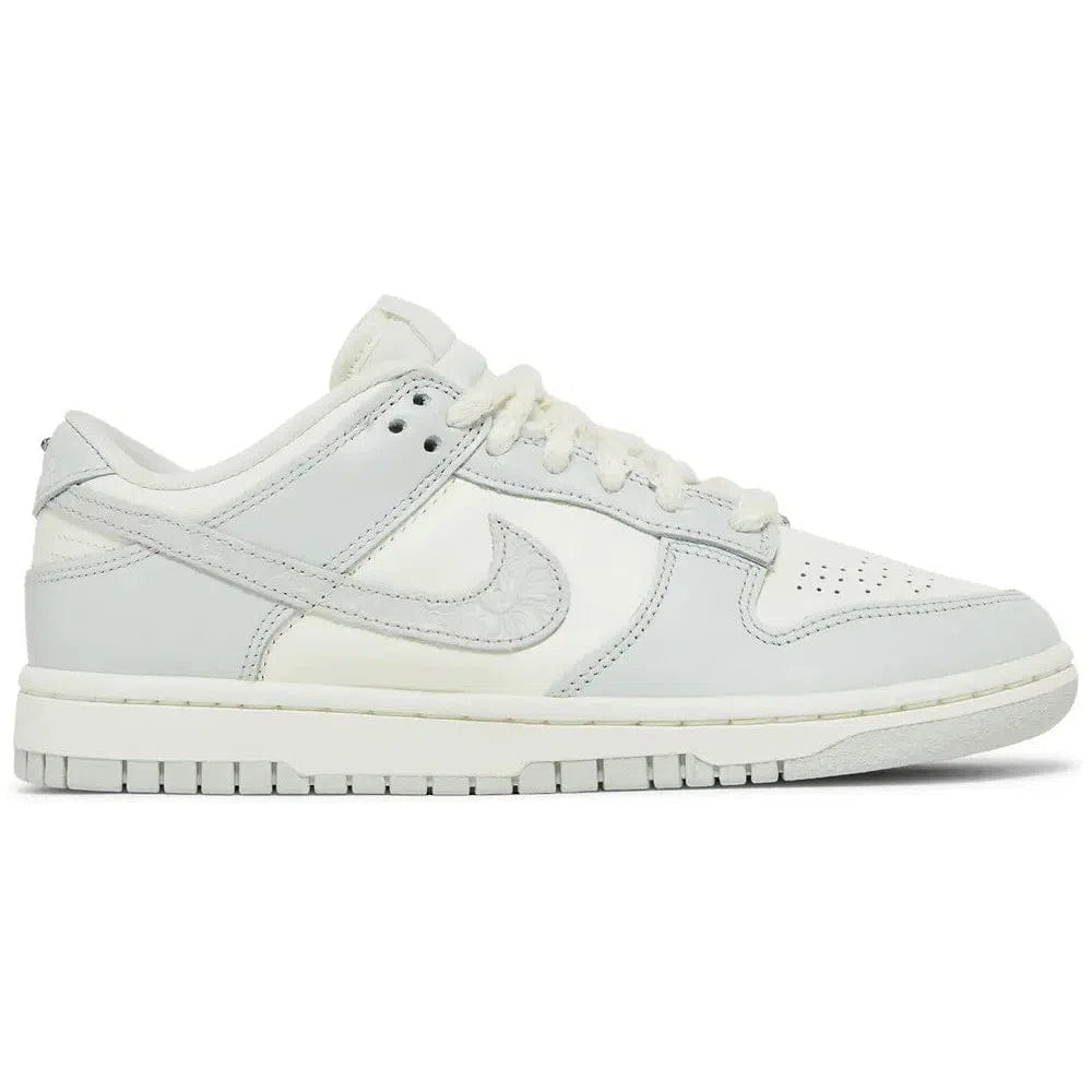 Nike Dunk Low 'Needlework' W