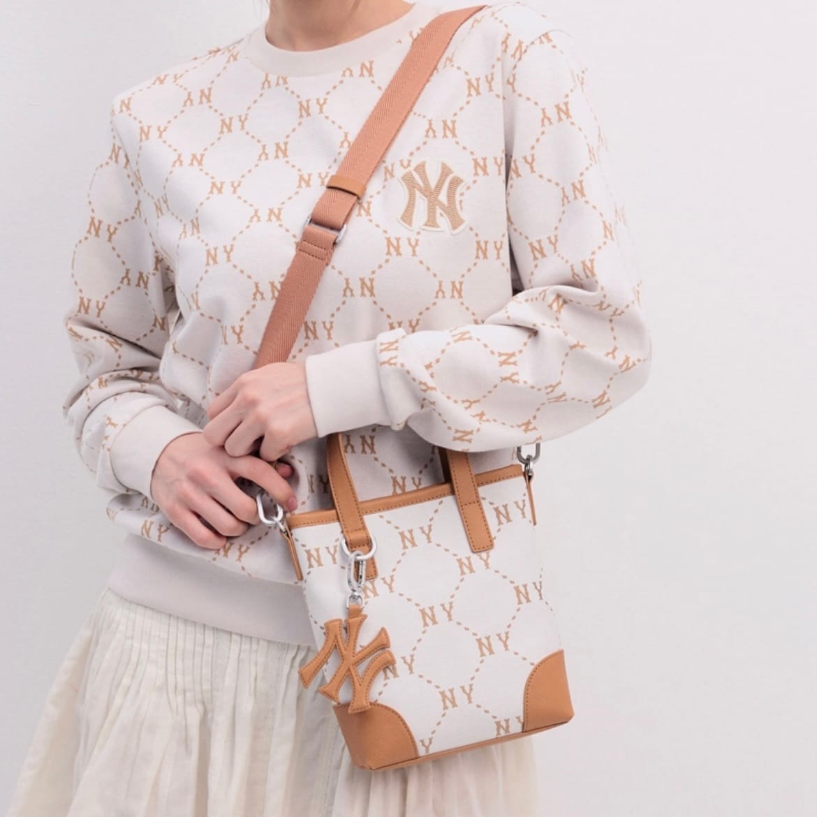 MLB DIAMOND CROSSBODY BAG