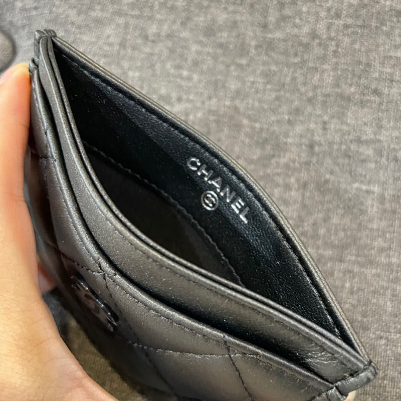 CHANEL CARD HOLDER WITH LAMB SKIN