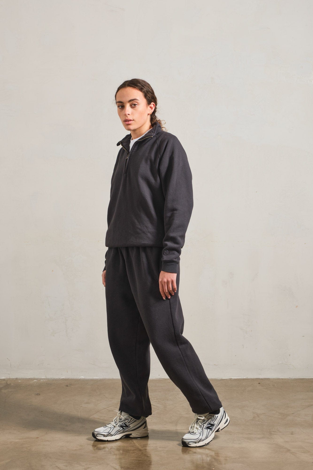 UN:IK Essentials Essentials Vintage Washed 1/4 Zip Sweatshirt - Black