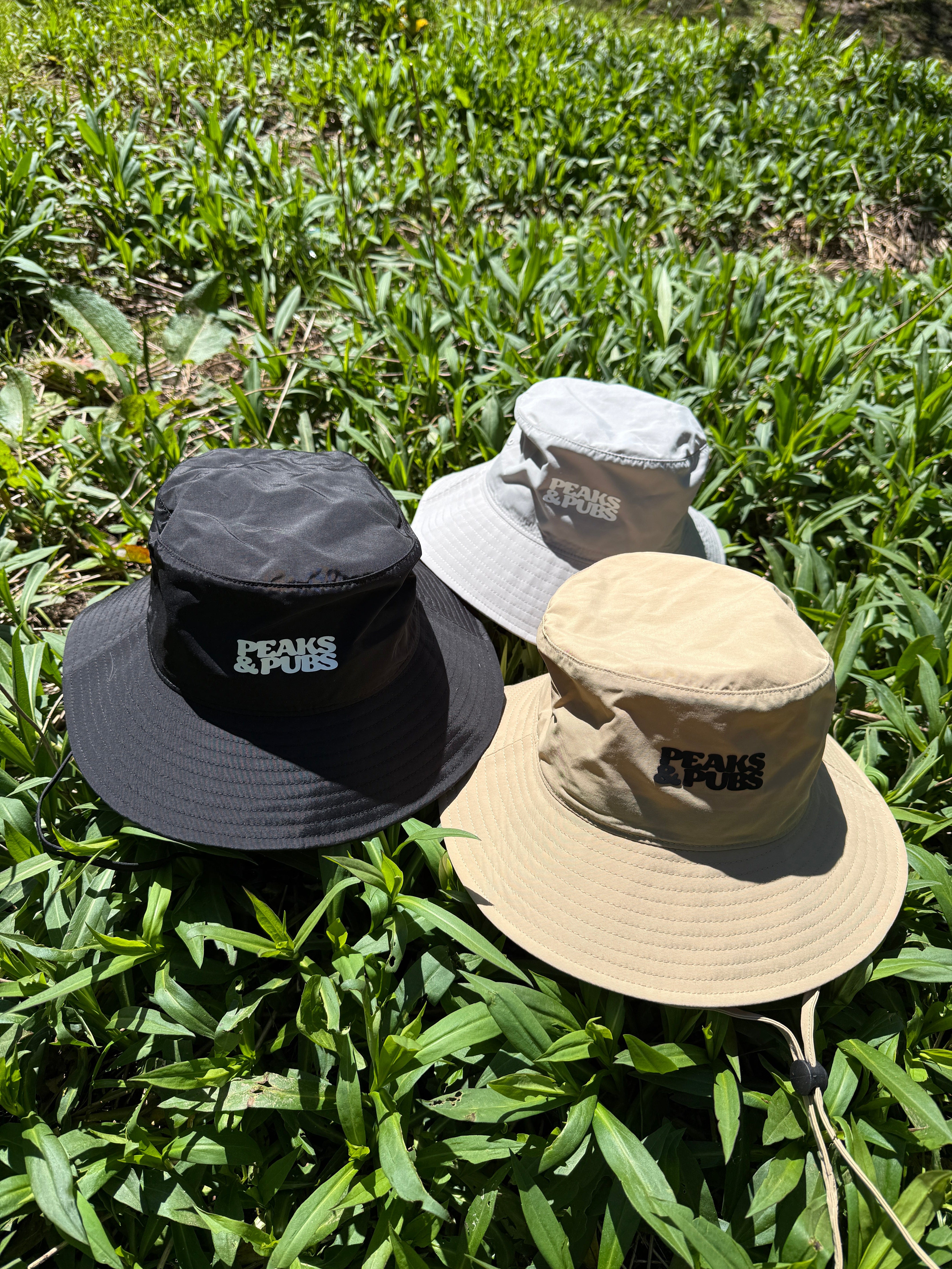 Peaks & Pubs Wide Brim Nylon Active Bucket Hat - Sand