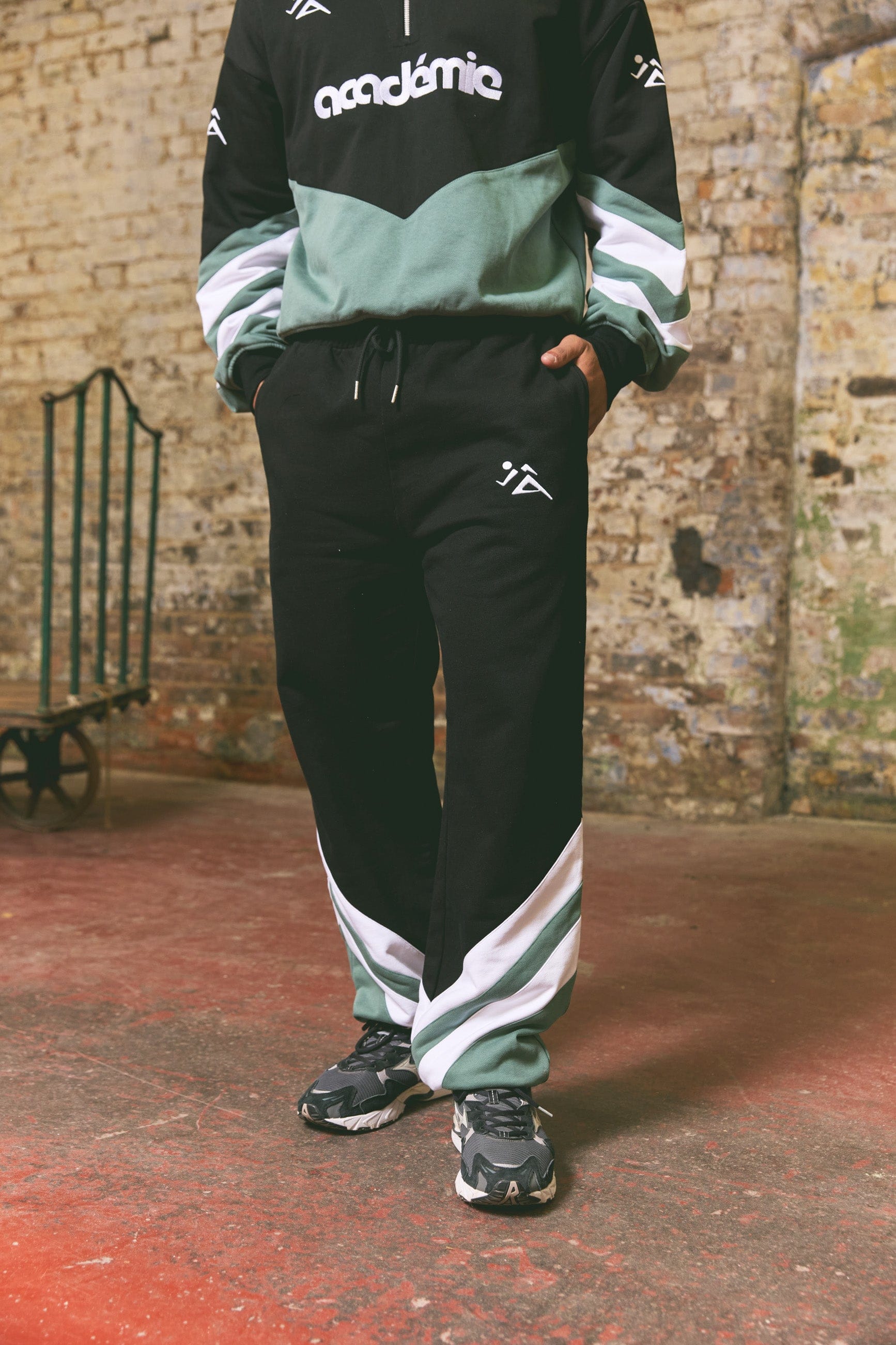 Vice 84 'Home Stretch' Heavyweight Joggers - Black