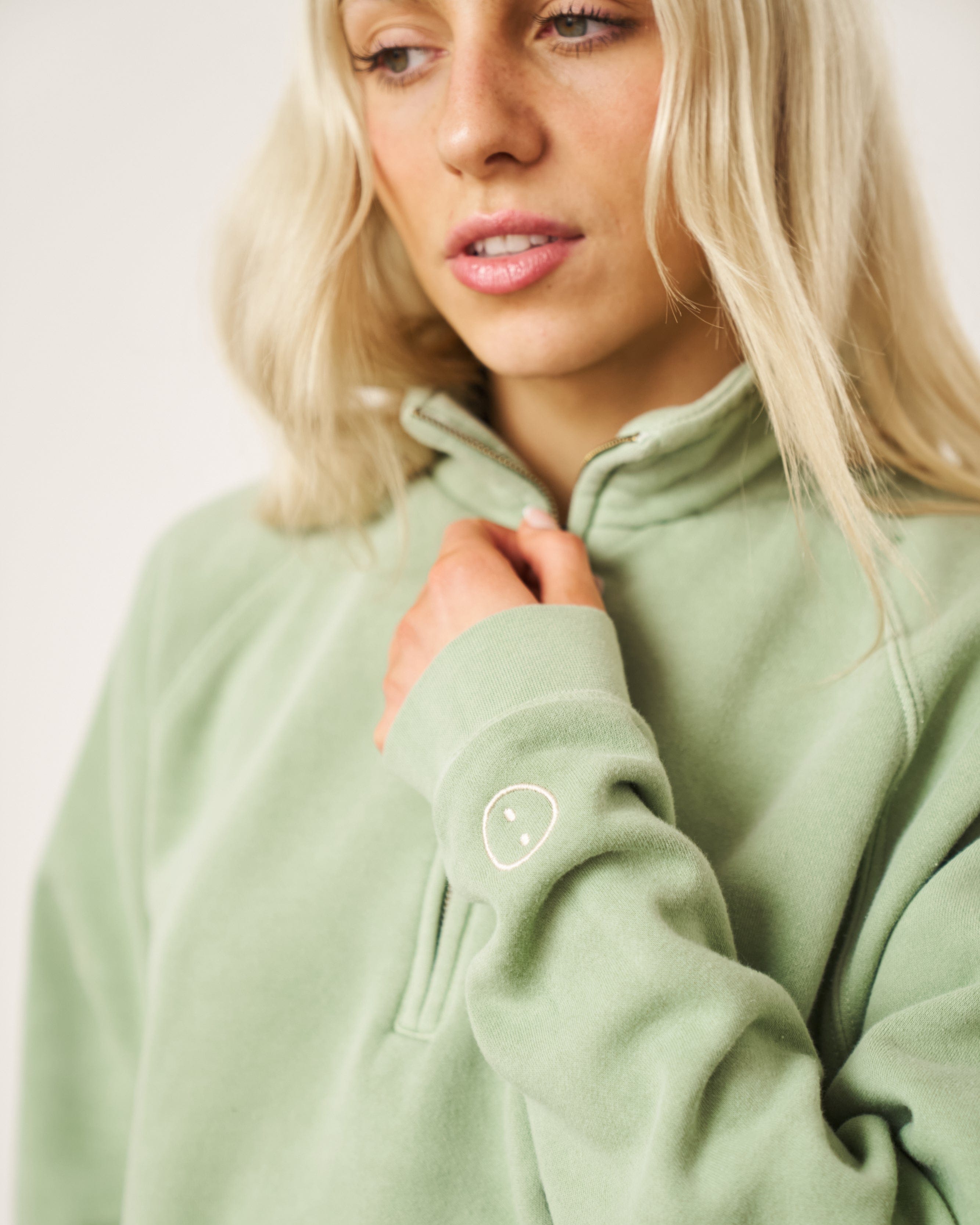 UN:IK Essentials Essentials Vintage Washed 1/4 Zip Sweatshirt - Sage Green