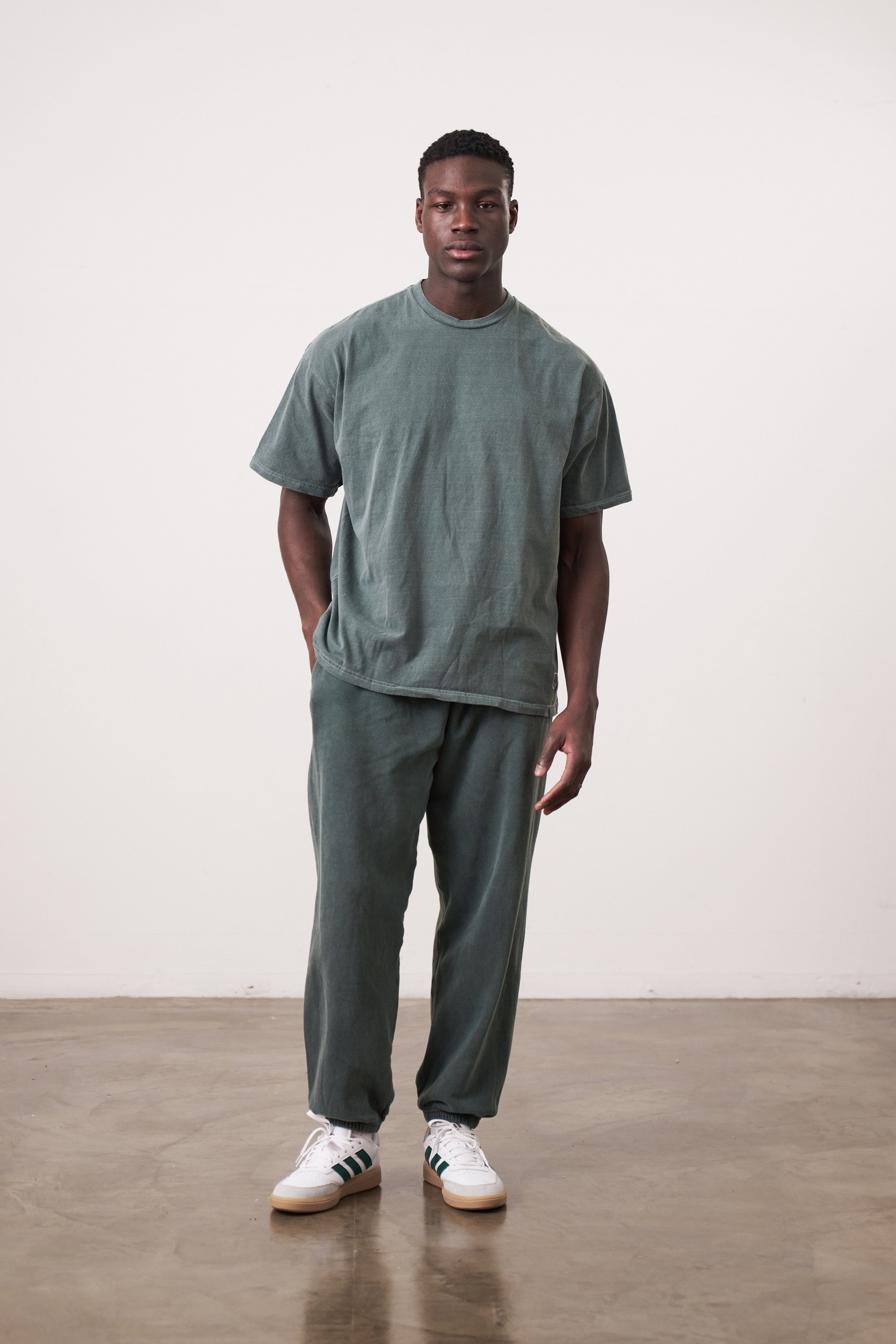 UN:IK Essentials Essentials Vintage Washed Tee - Forest