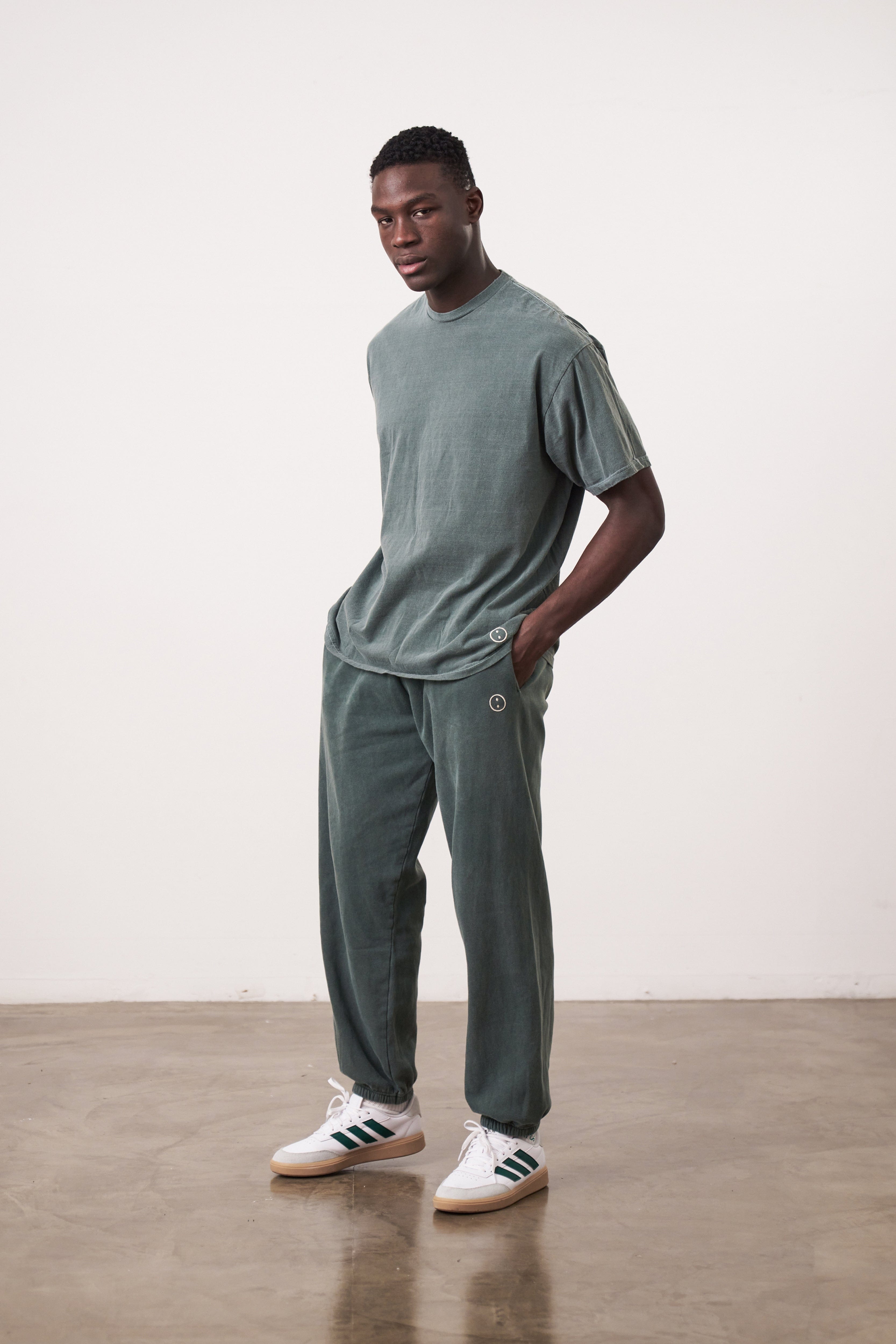 UN:IK Essentials Essentials Vintage Washed Tee - Forest