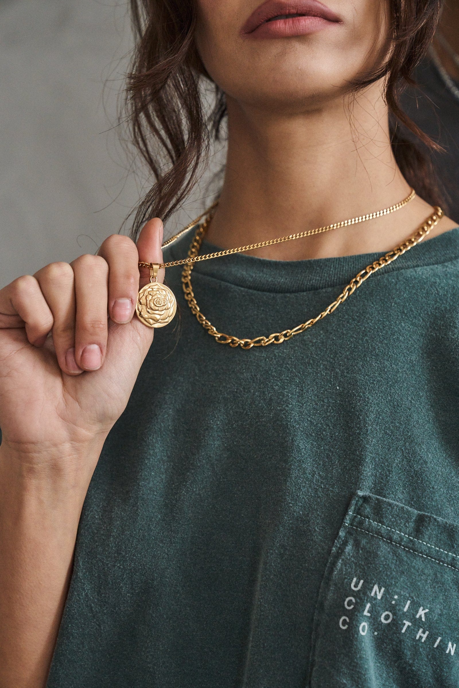 UN:IK Jewellery Rose Pendant Necklace - Silver / Gold