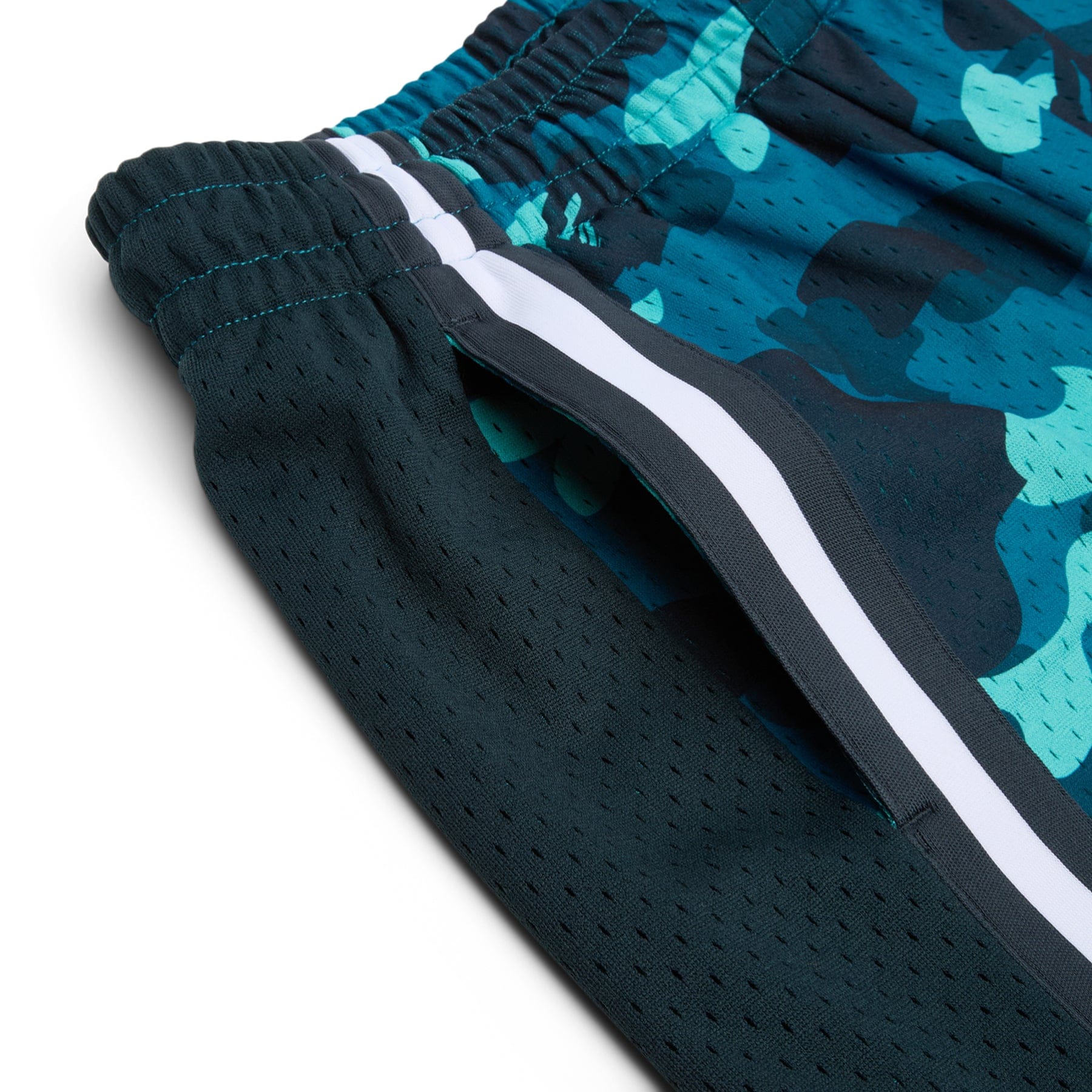 BAPE A Bathing Ape Color Camo Mesh Relaxed Fit Shorts M (Green)