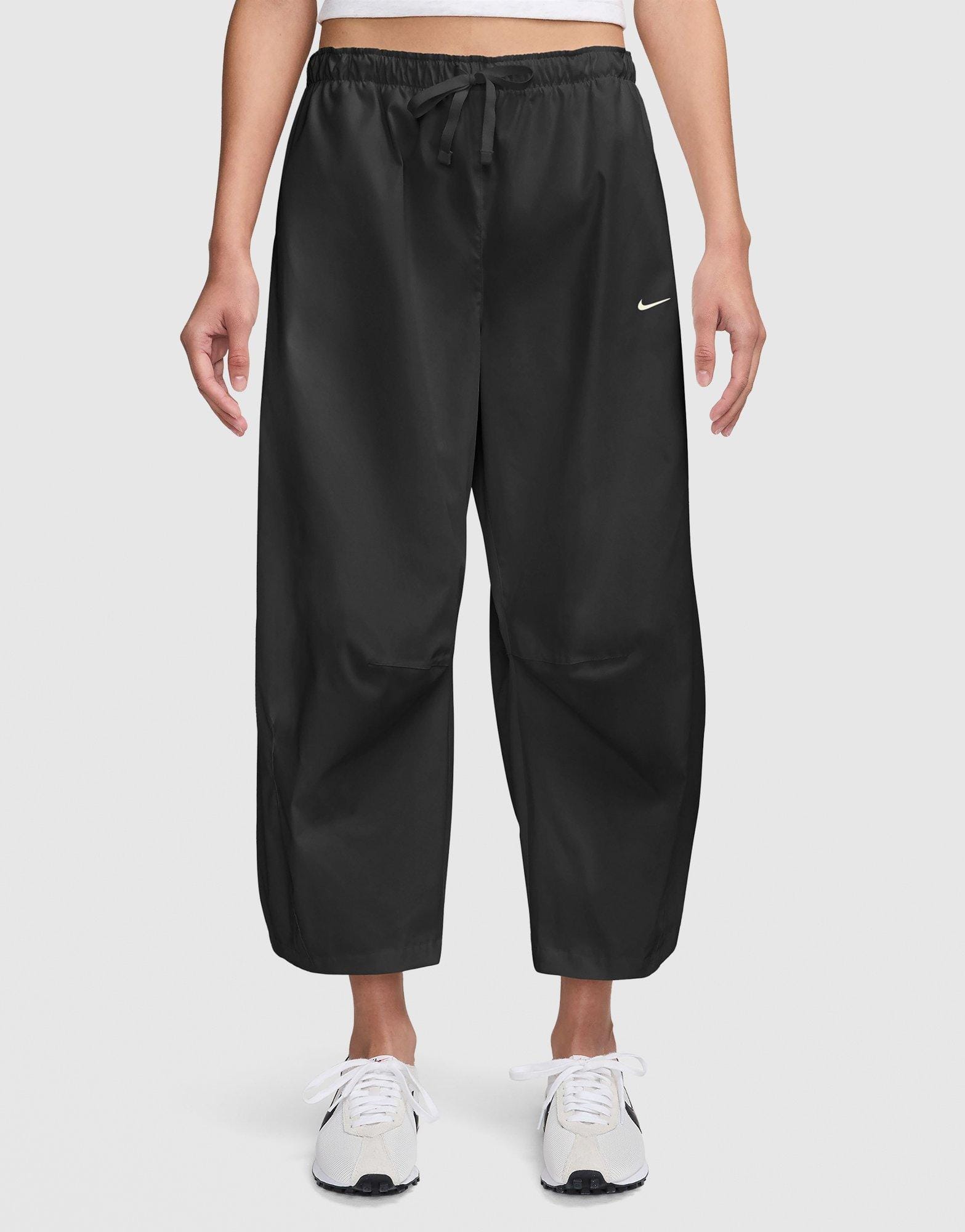Nike Sportswear Loose Mid-Rise Barrel Pants