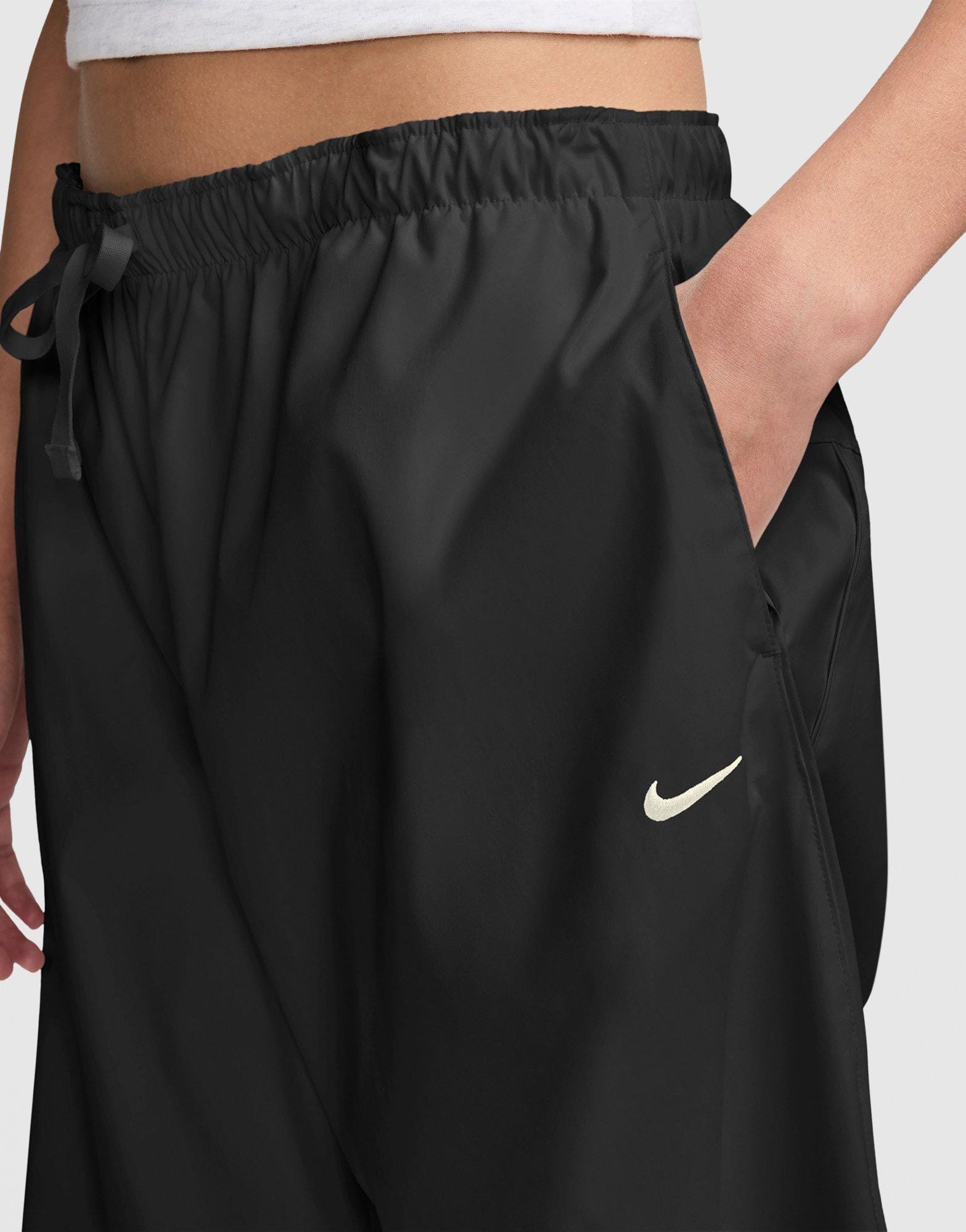 Nike Sportswear Loose Mid-Rise Barrel Pants