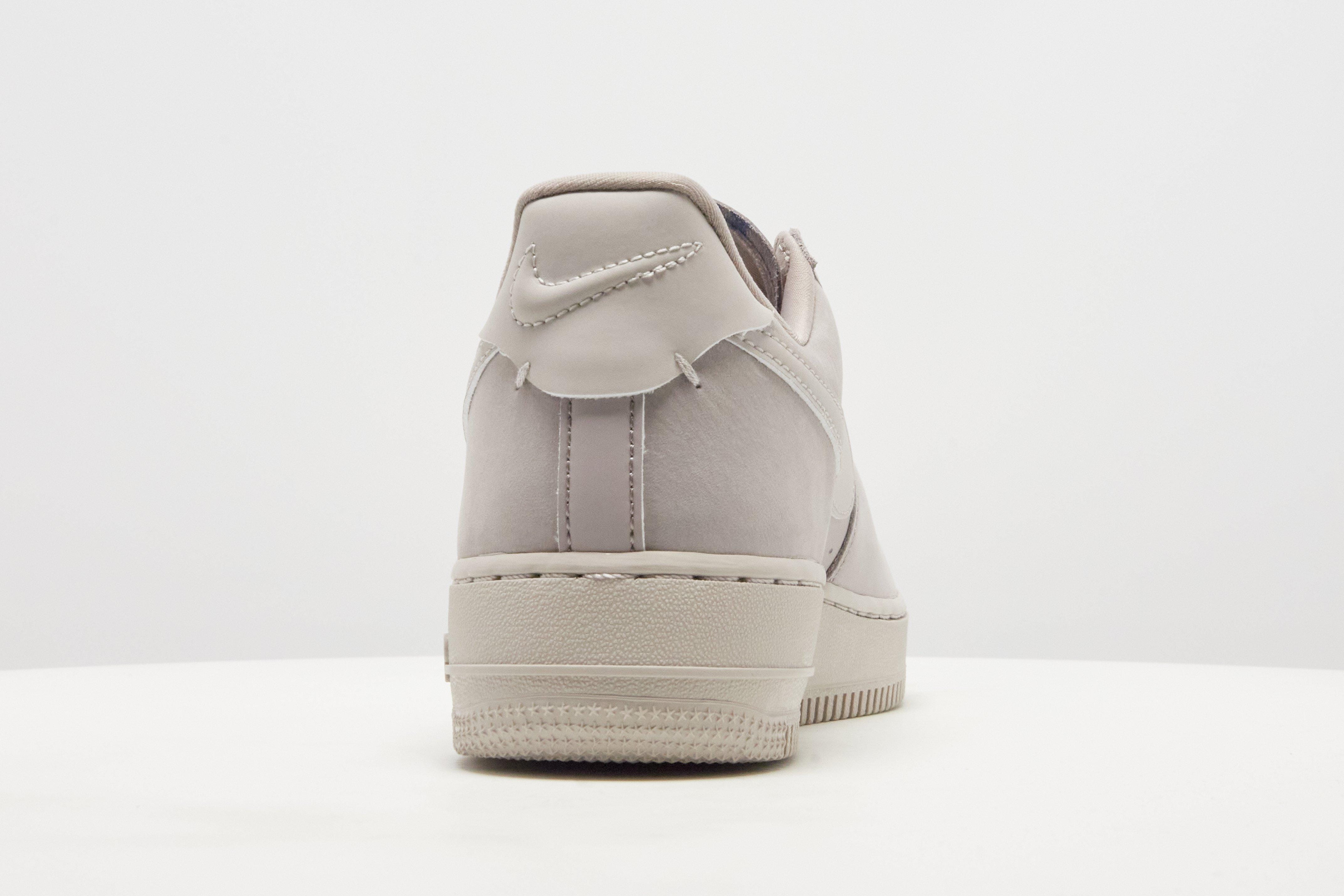 Nike Air Force 1 Retro Premium