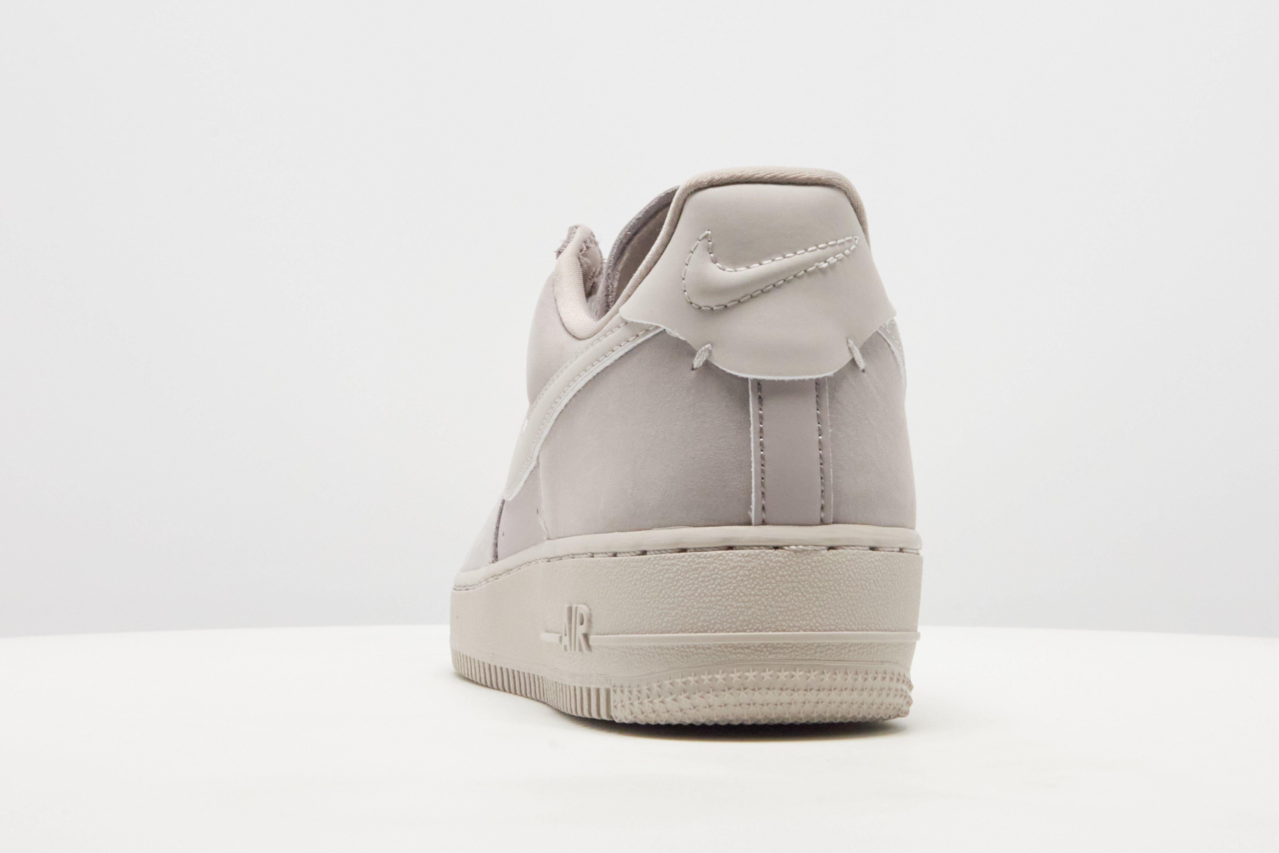 Nike Air Force 1 Retro Premium