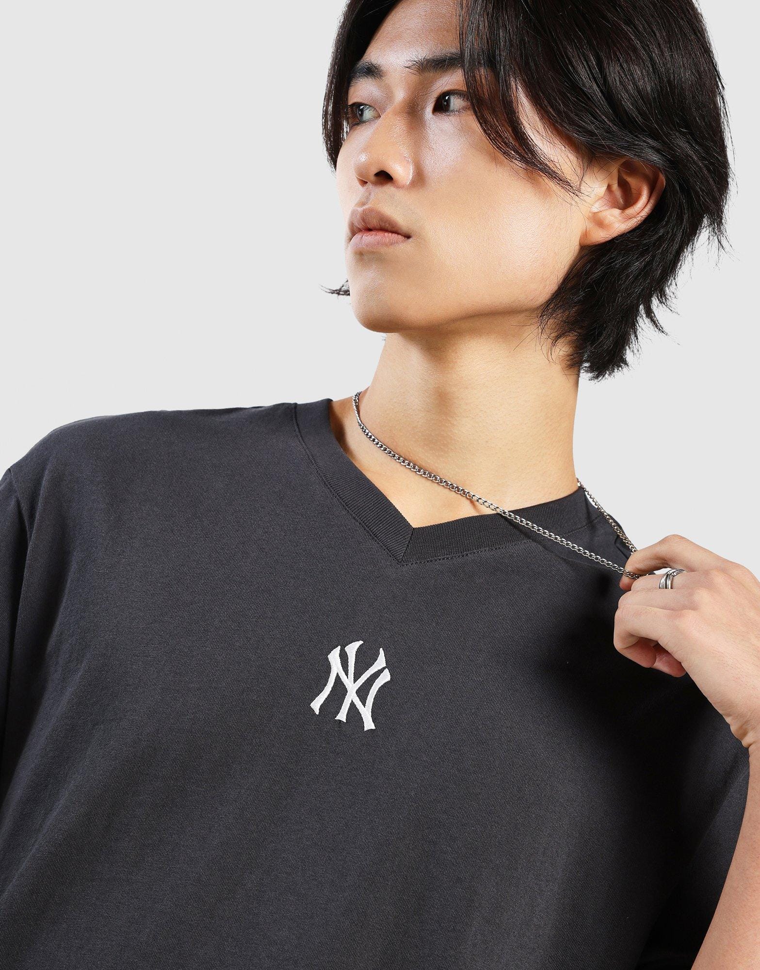 Majestic Graffiti V-Neck T-Shirt