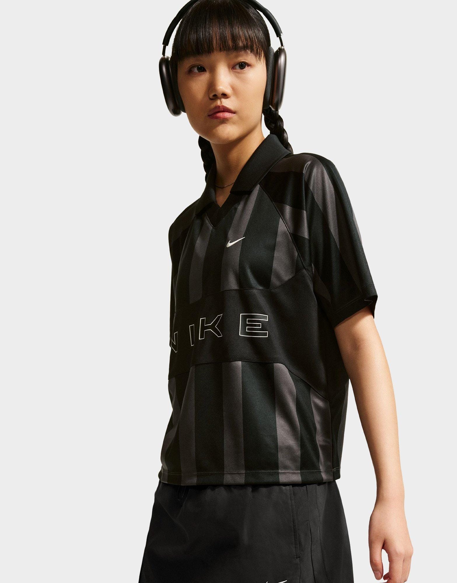 Nike Sportswear Mid-Rise Mini Skirt