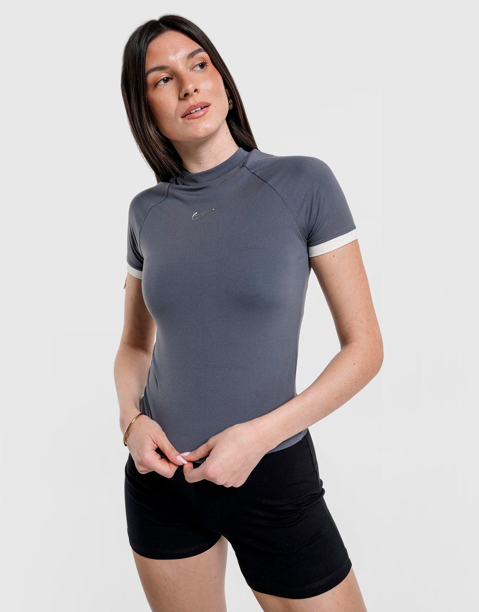 Nike Graphic Swoosh Slim T-Shirt