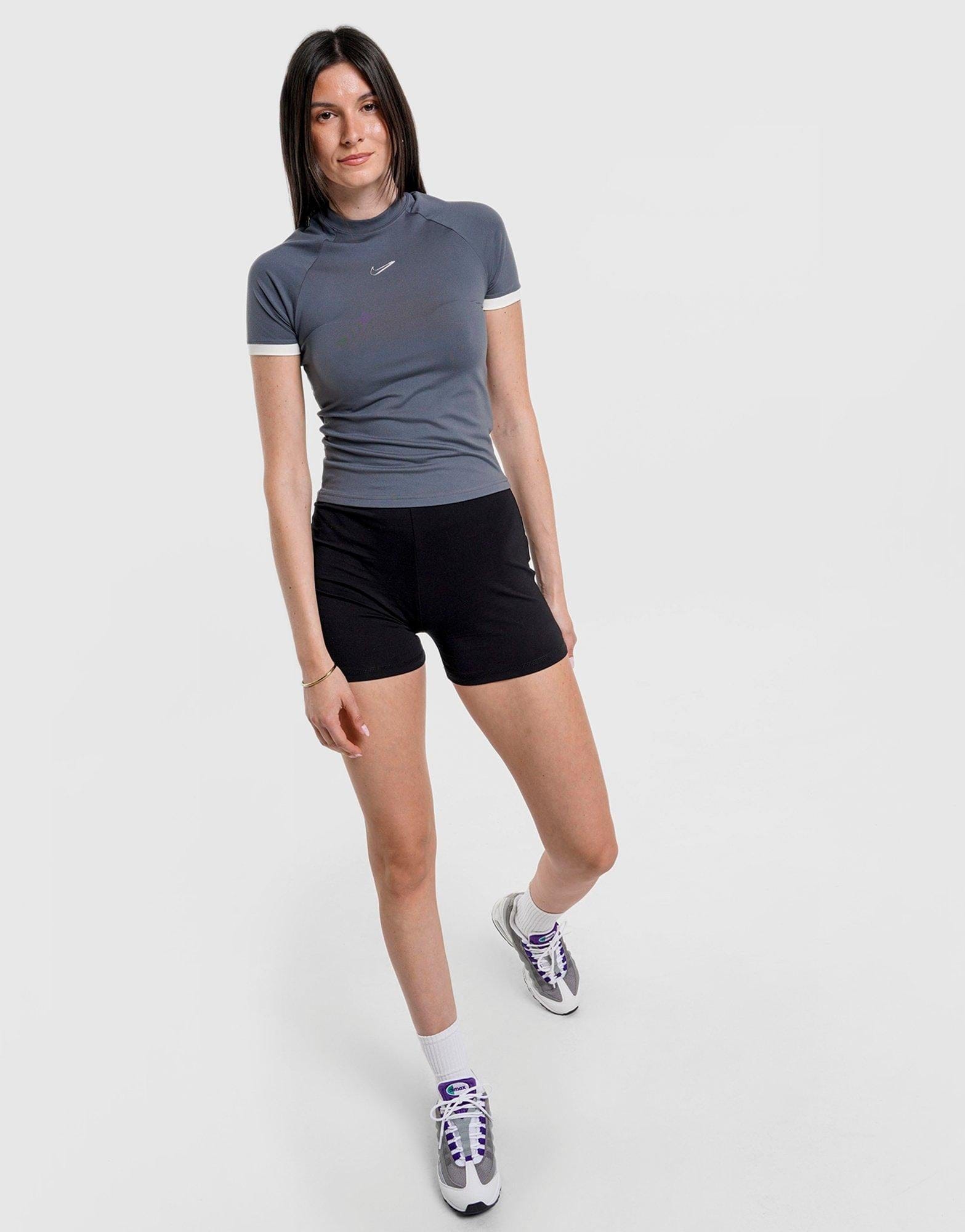 Nike Graphic Swoosh Slim T-Shirt