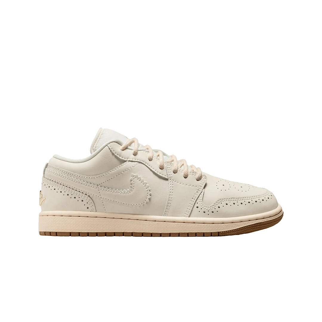 Air Jordan WOMEN'S AIR JORDAN 1 SE "BROGUE" CHALK/METALLIC GOLD