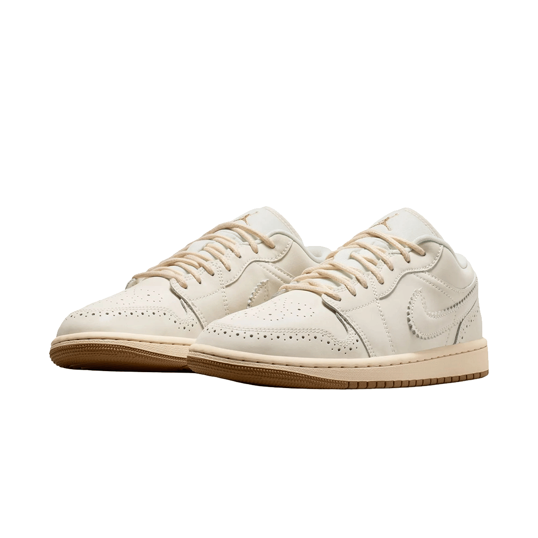 Air Jordan WOMEN'S AIR JORDAN 1 SE "BROGUE" CHALK/METALLIC GOLD