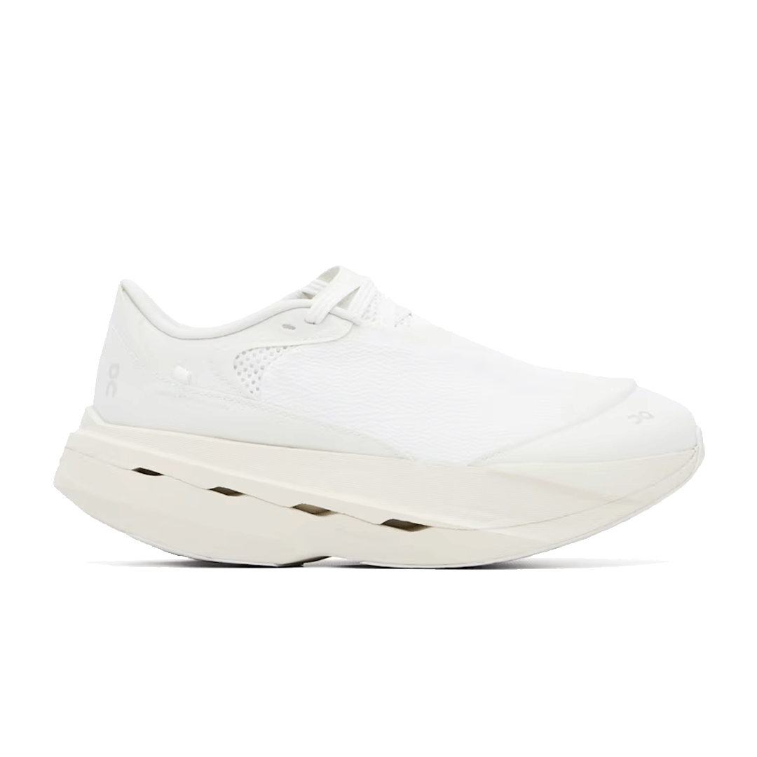 On Running CLOUDBOOM VOLT POST ARCHIVE FACTION WHITE / GALE