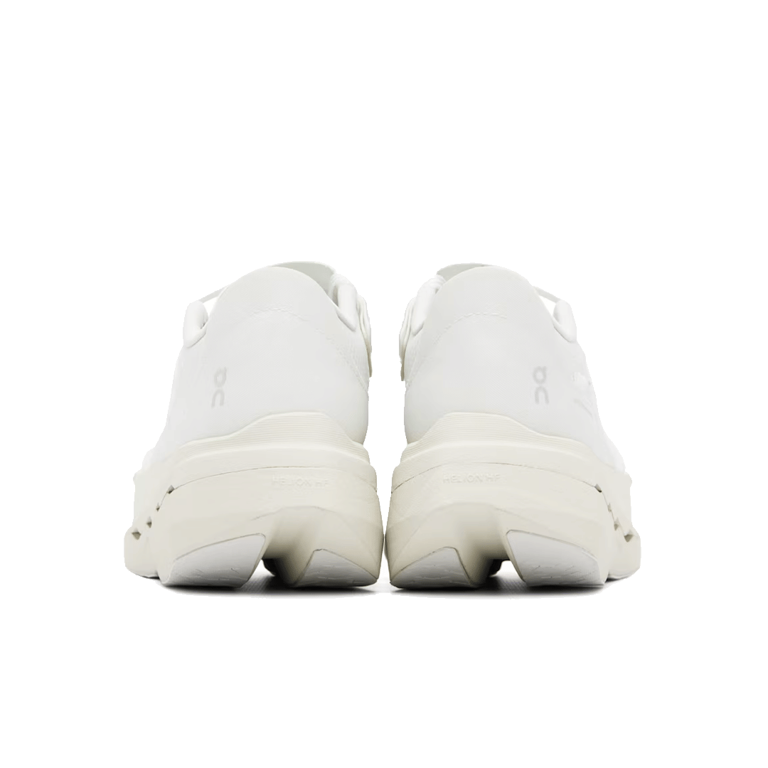 On Running CLOUDBOOM VOLT POST ARCHIVE FACTION WHITE / GALE