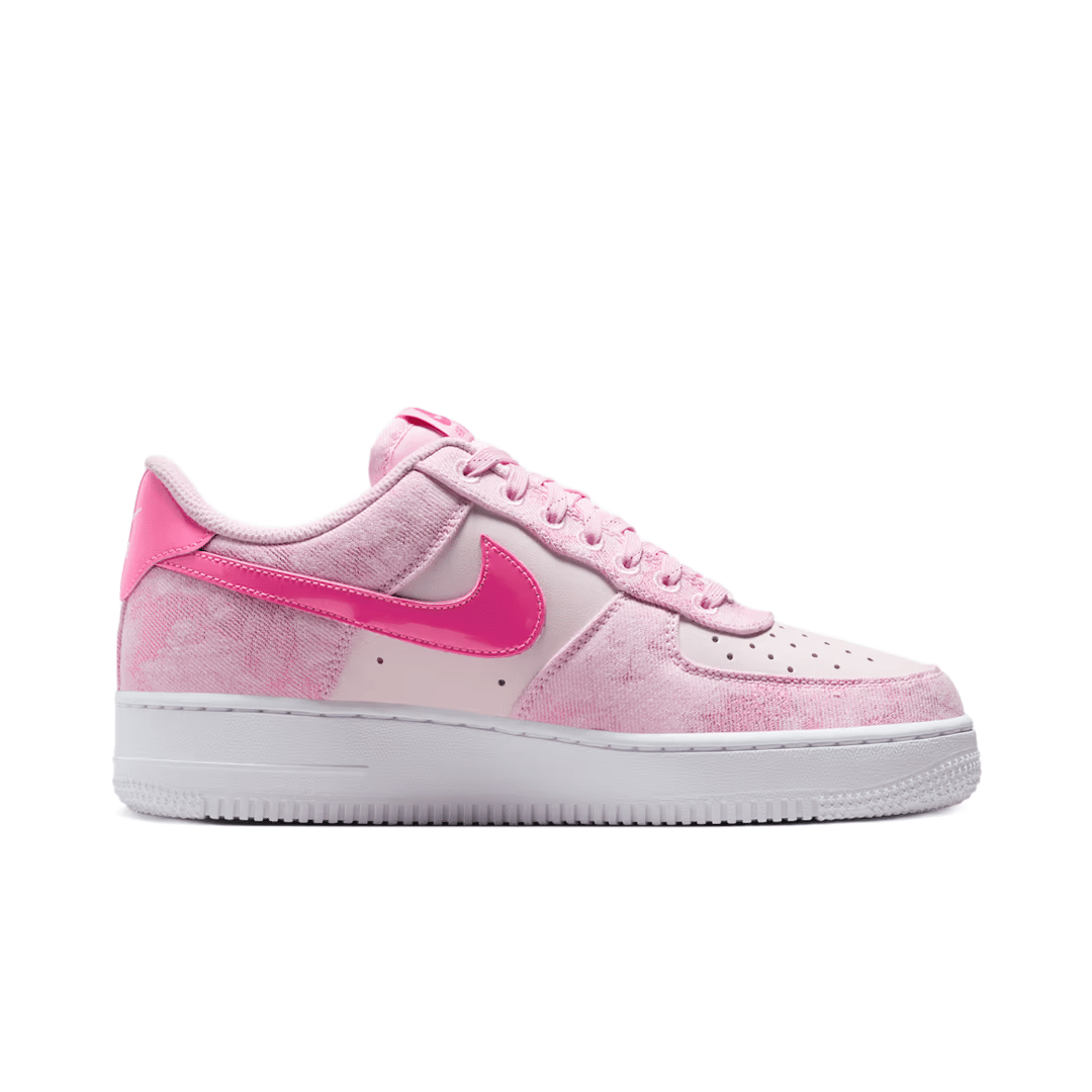 Nike WOMEN'S AIR FORCE 1 '07 "DENIM" PINK FOAM / PINKSICLE