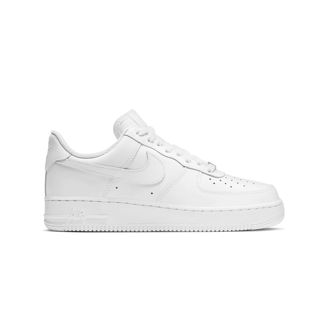 Nike WOMEN'S AIR FORCE 1 '07 TRIPLE WHITE