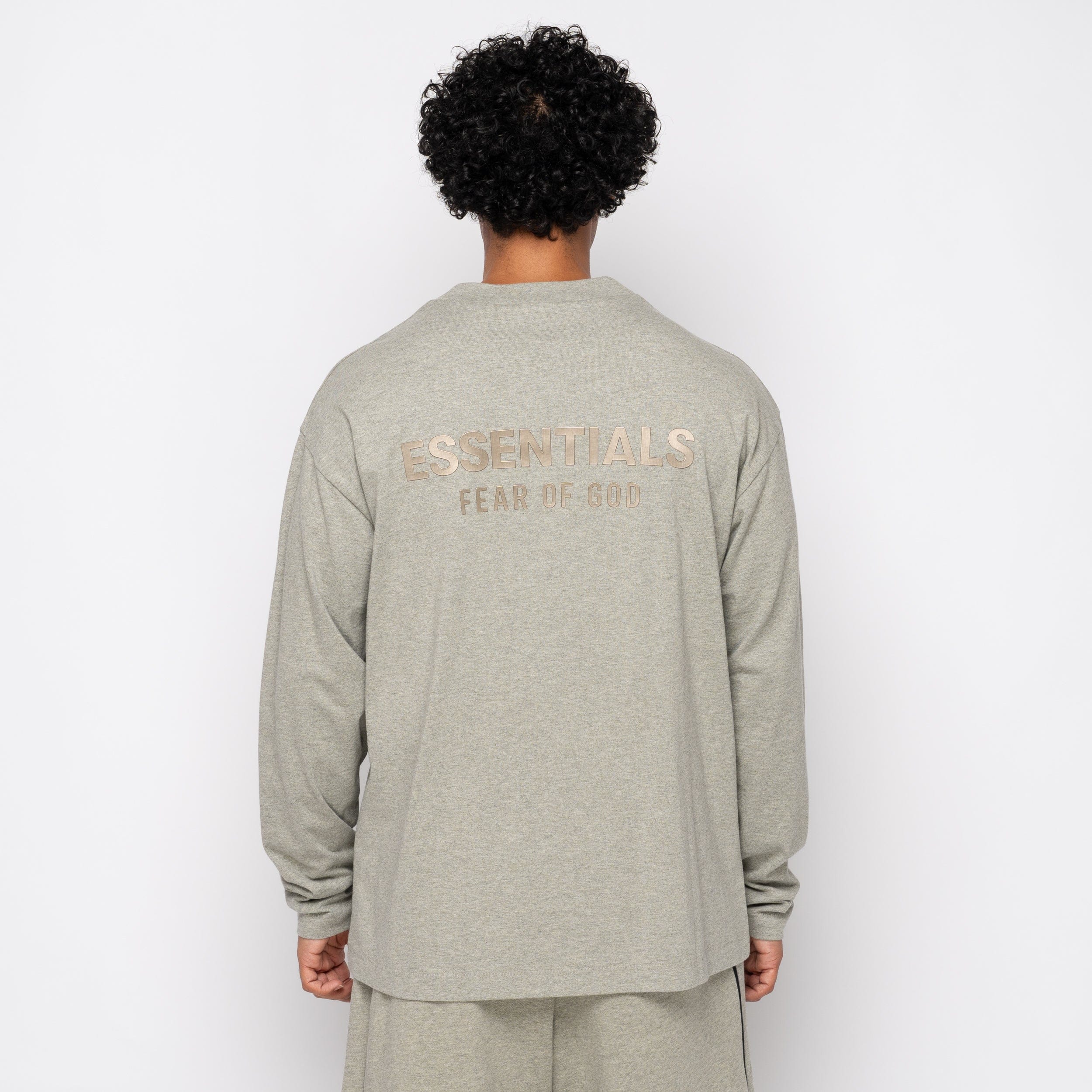 Fear of God Essentials Classic Long Sleeve Tee Concrete 125SP254205F