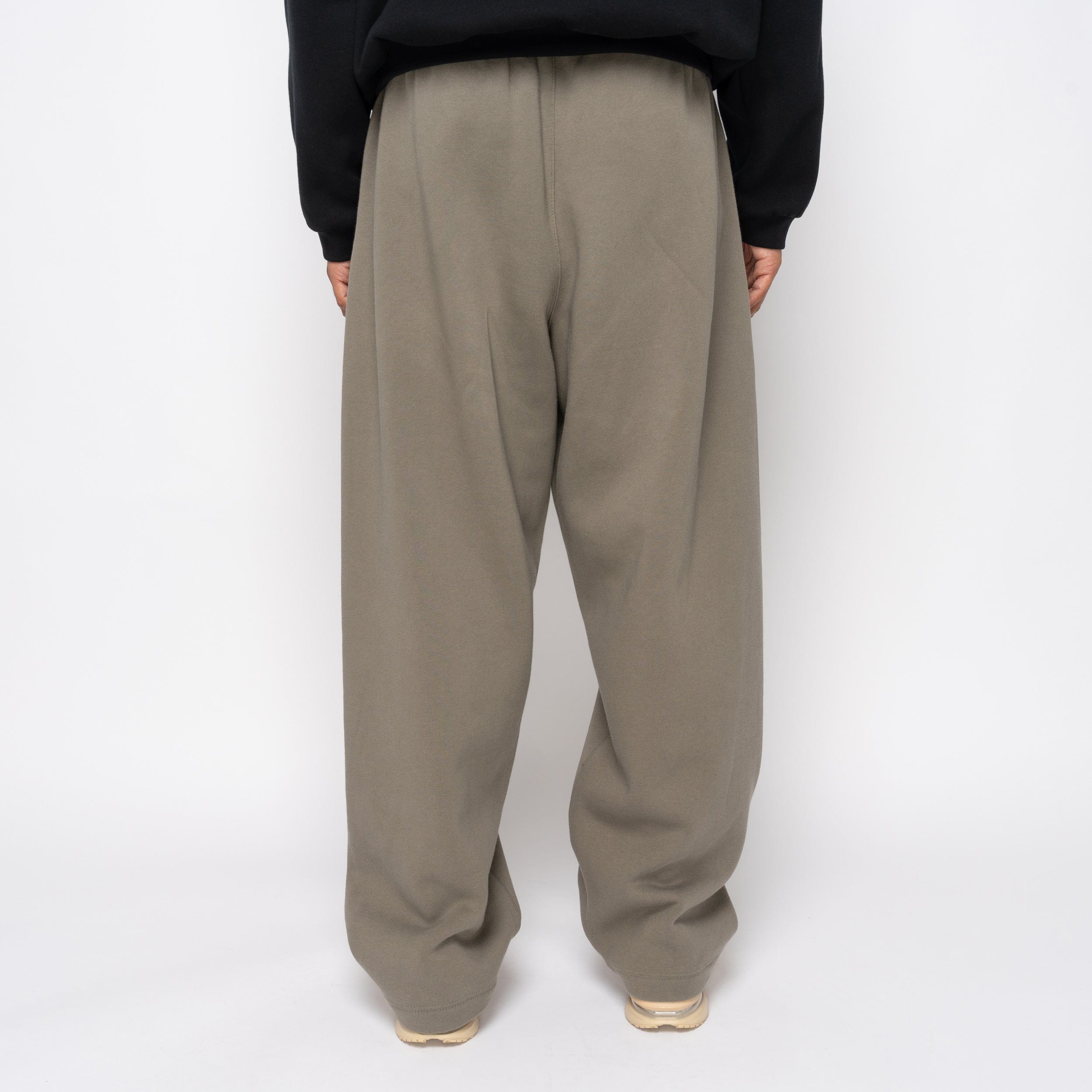 Fear of God Essentials Lounge Fleece Sweat Pant Moss 130SP254327F