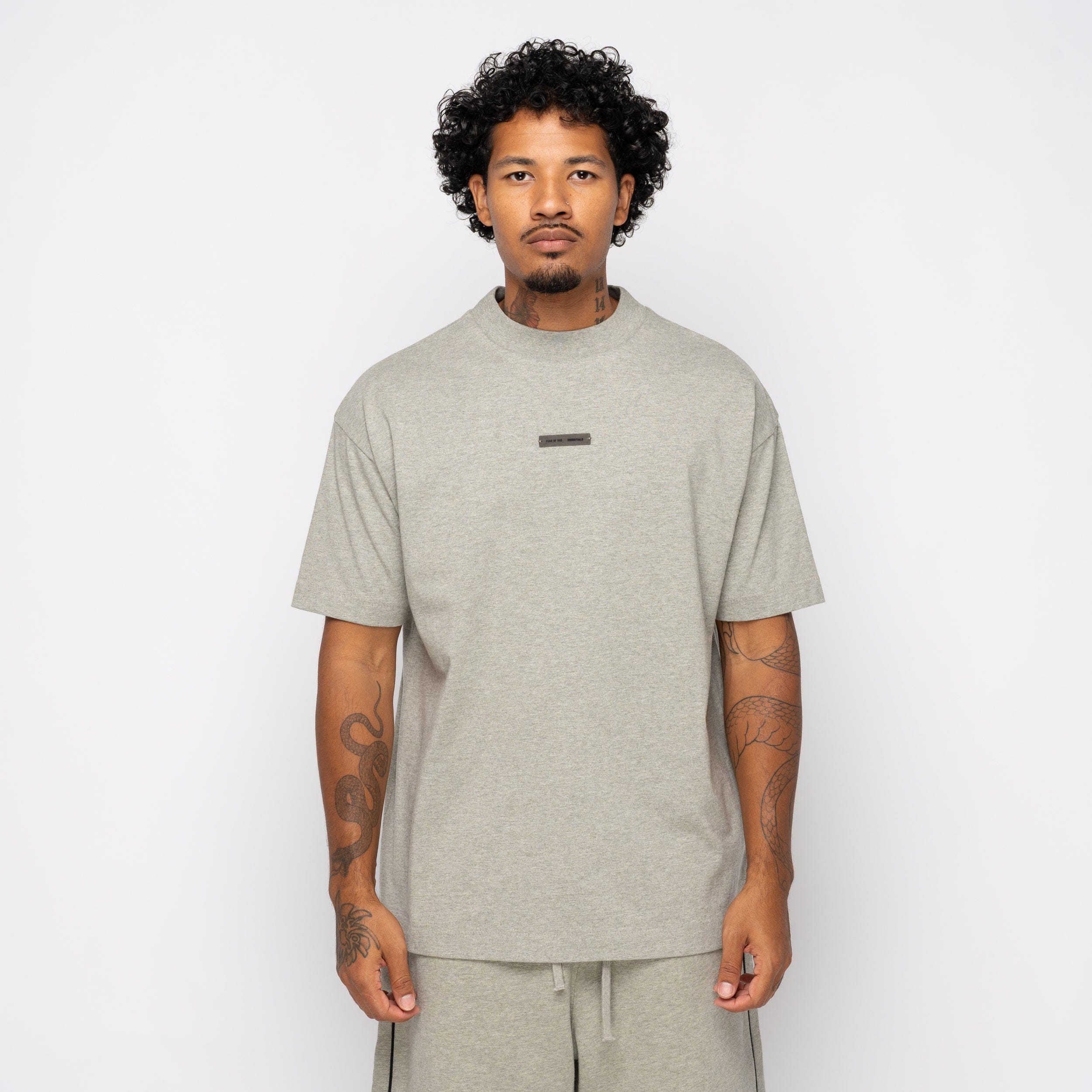Fear of God Essentials Classic Tee Concrete 125SP254195F