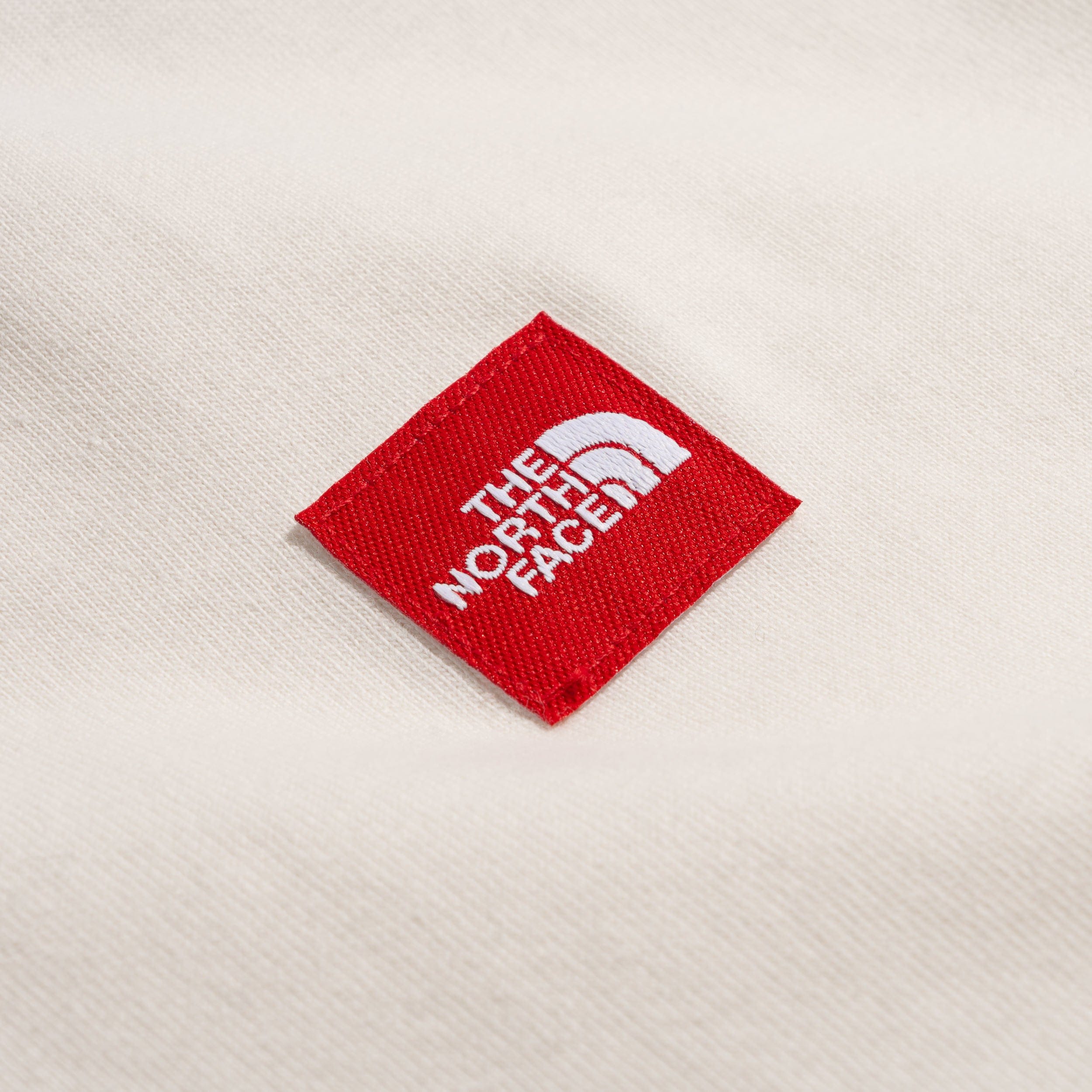 The North Face TNF Red Box S/S Tee White Dune NF0A8EG5