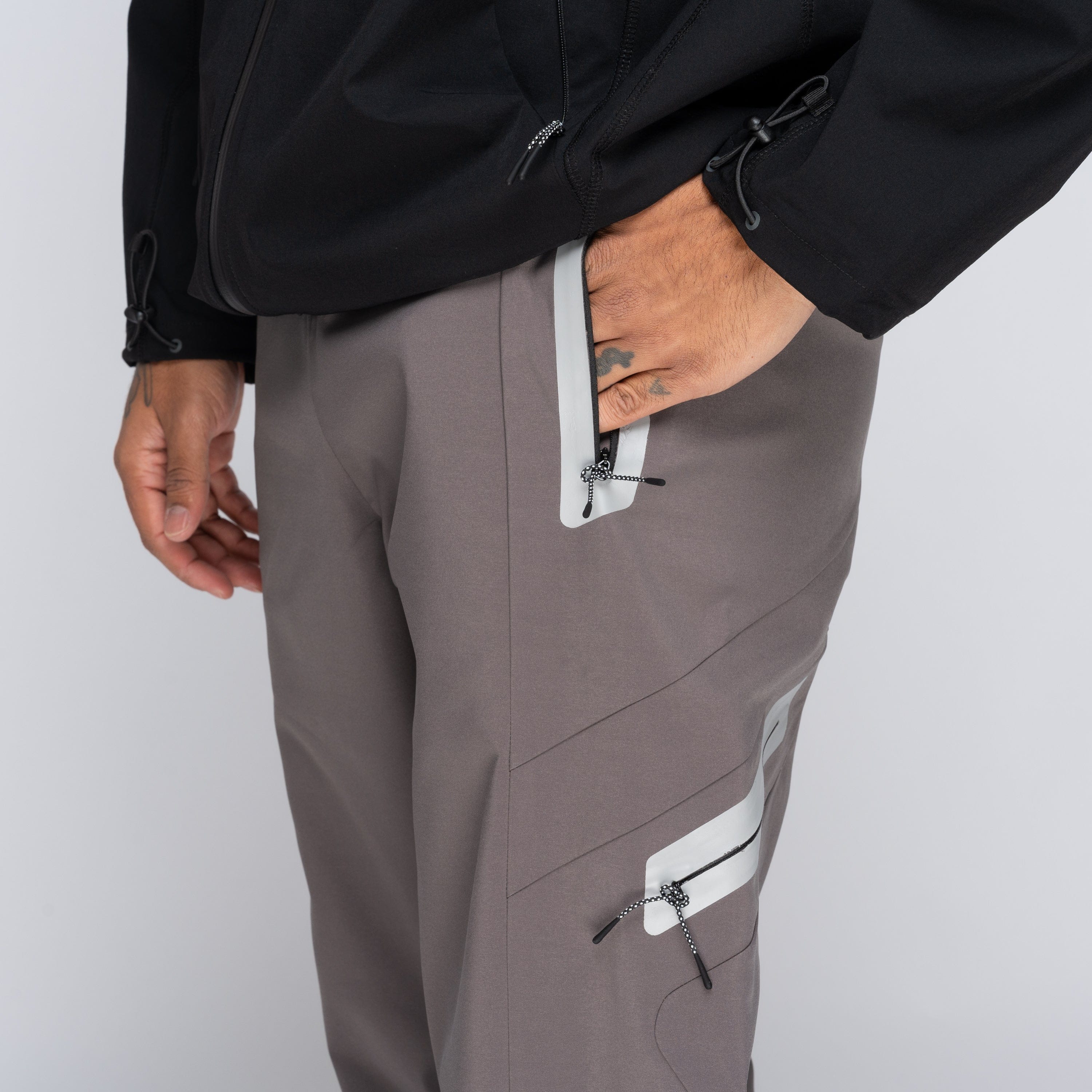 J EONGL I Jeongli Hardshell Trousers SET1 Charcoal