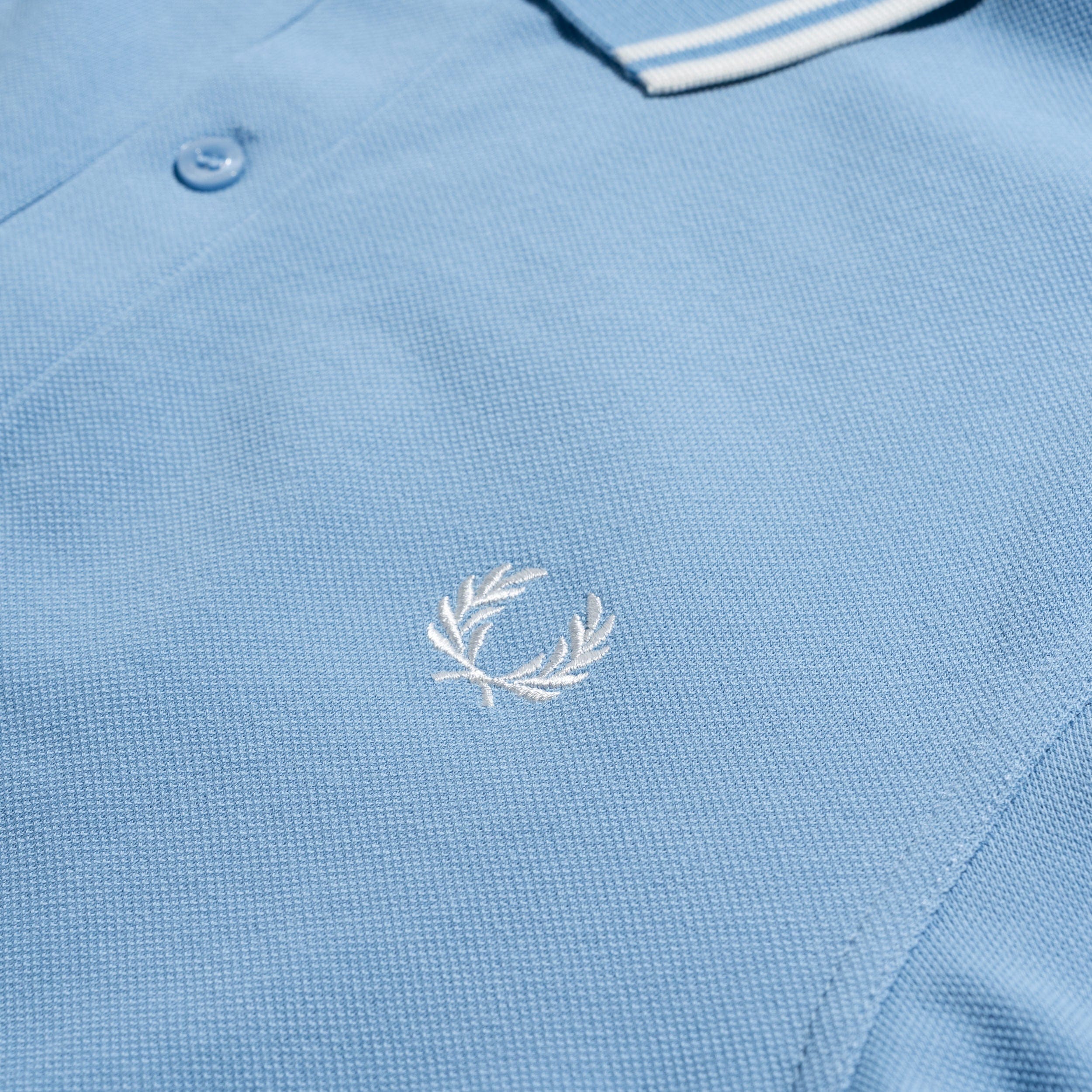 Comme Des Garcons SHIRT CDG SHIRT x Fred Perry Freedom Is Energy Polo Shirt Sky Blue FO-T502-S25-1