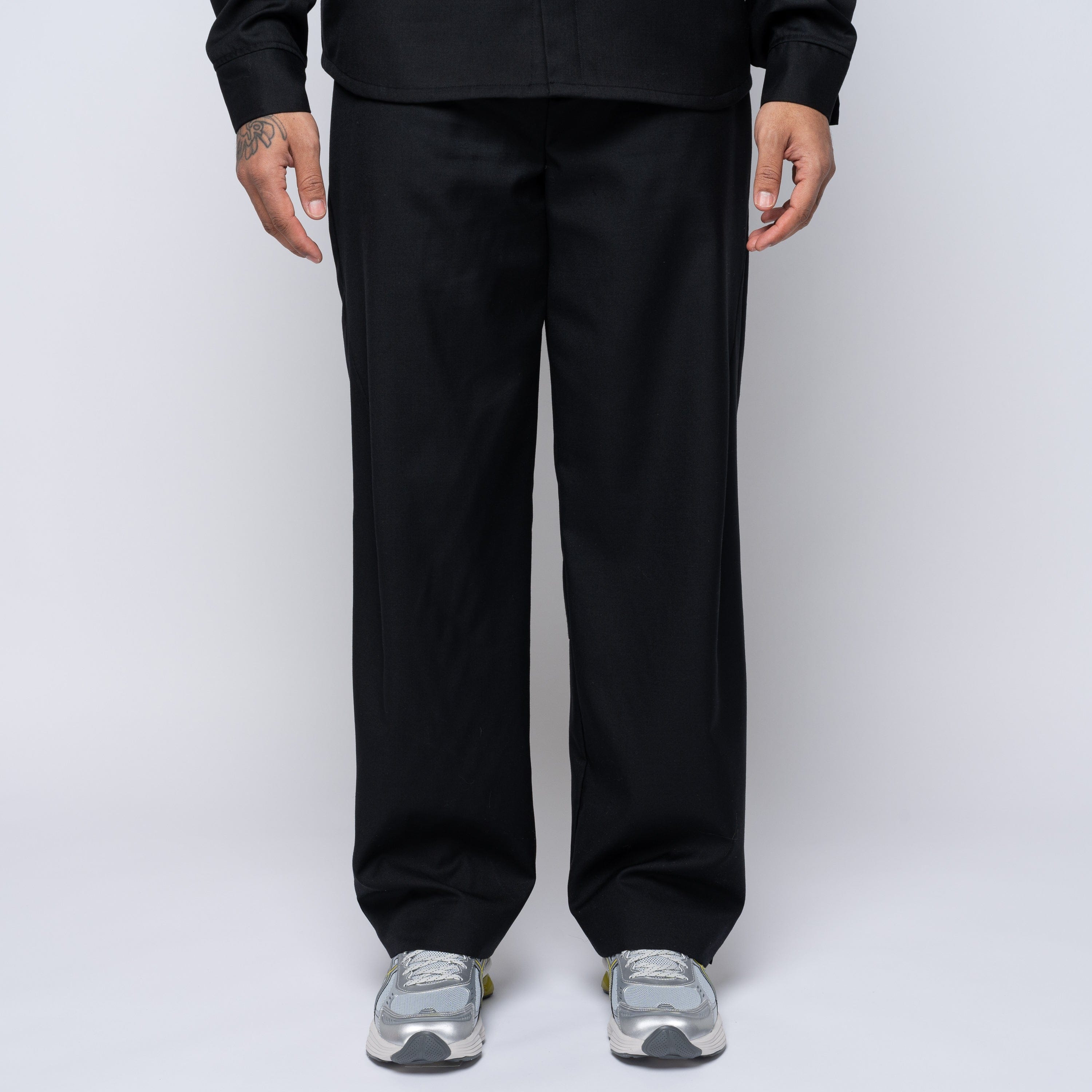 J EONGL I Jeongli Twill Dart Trouser Black