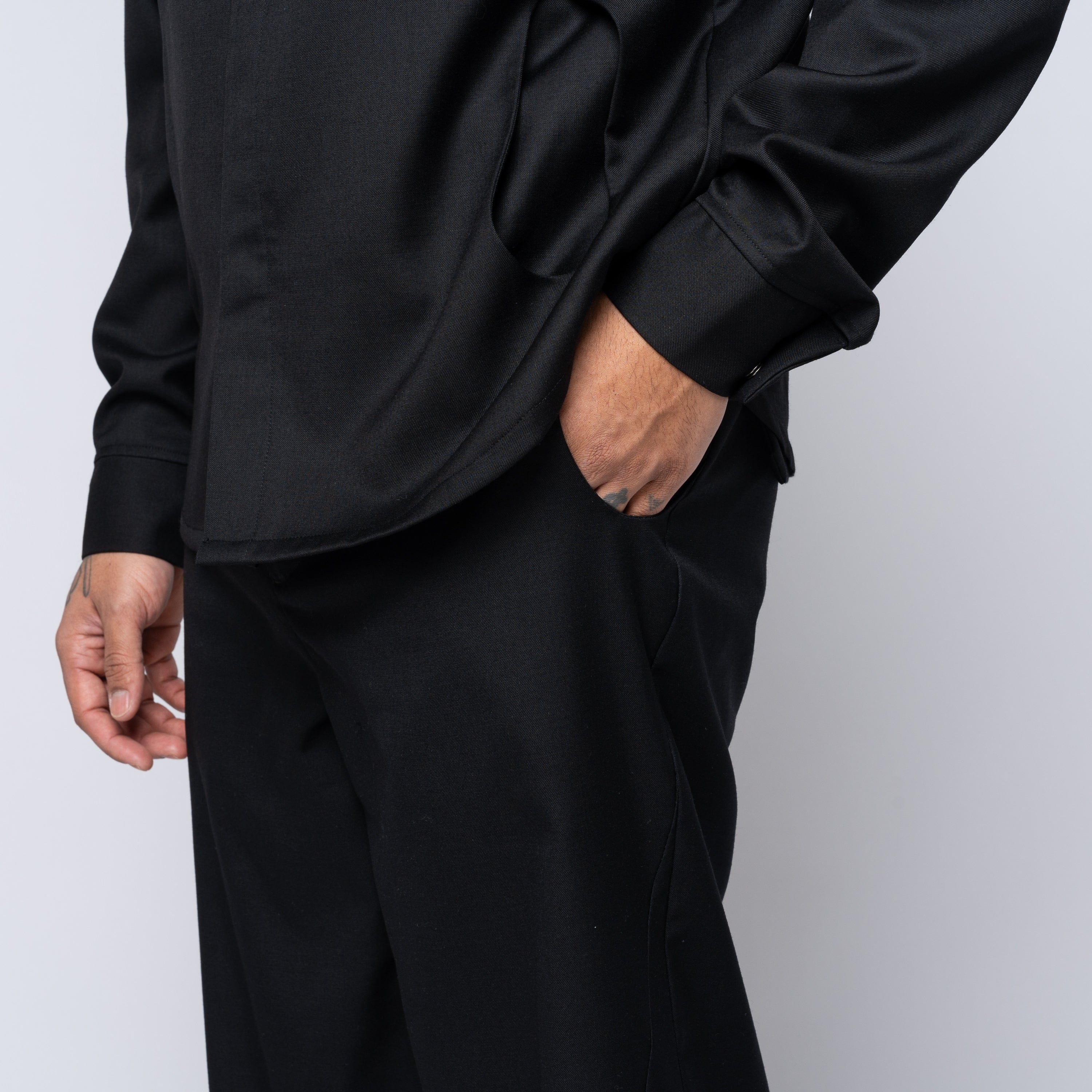 J EONGL I Jeongli Twill Dart Trouser Black