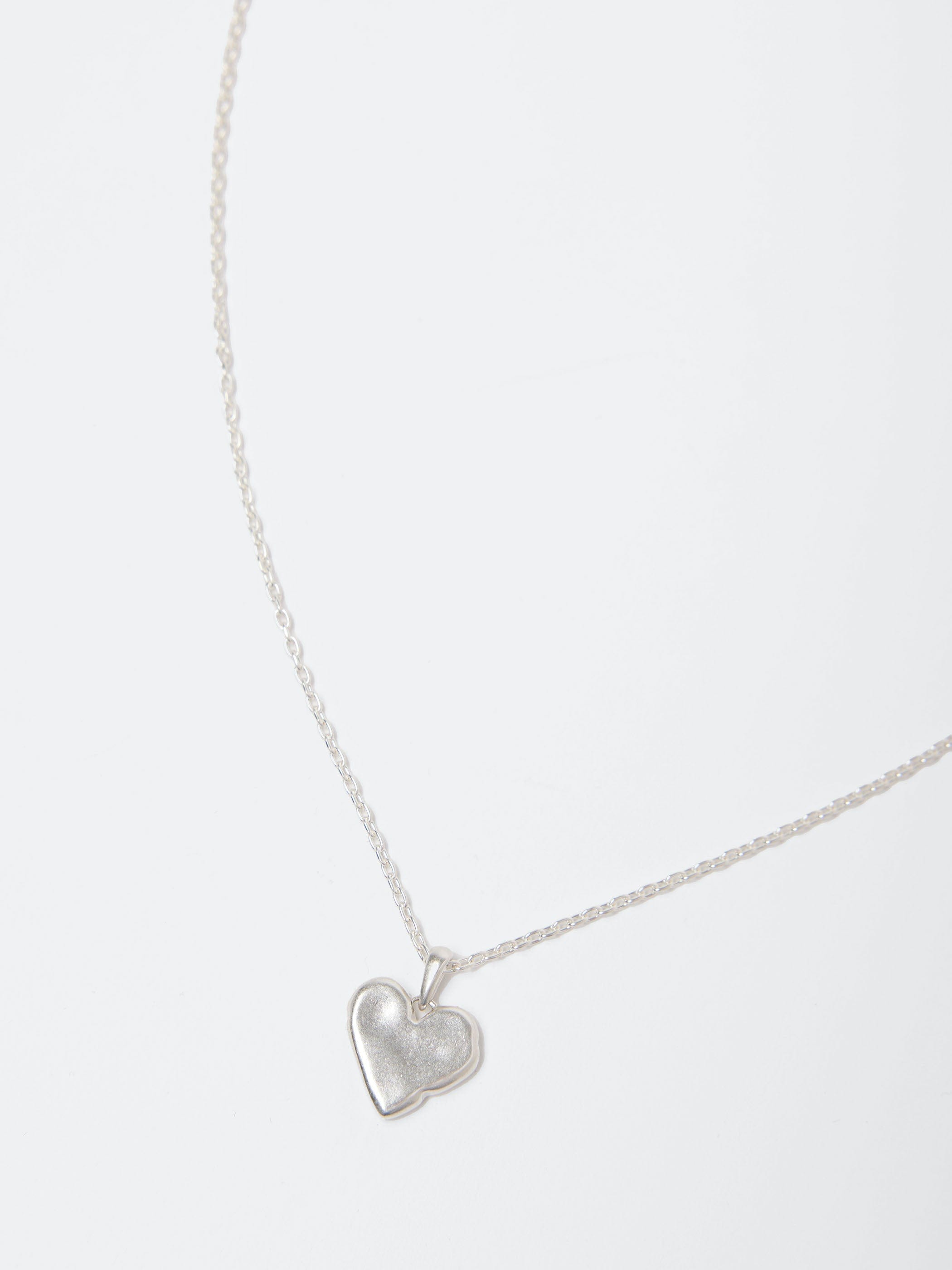 Ten. Jewelry Heart Necklace