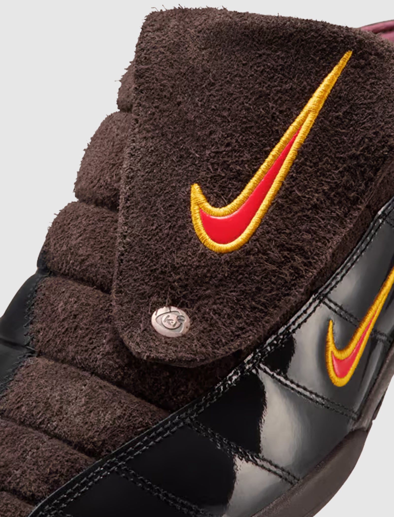 Nike KIDS OF IMMIGRANTS T90 MULE "VELVET BROWN/UNIVERSITY GOLD"
