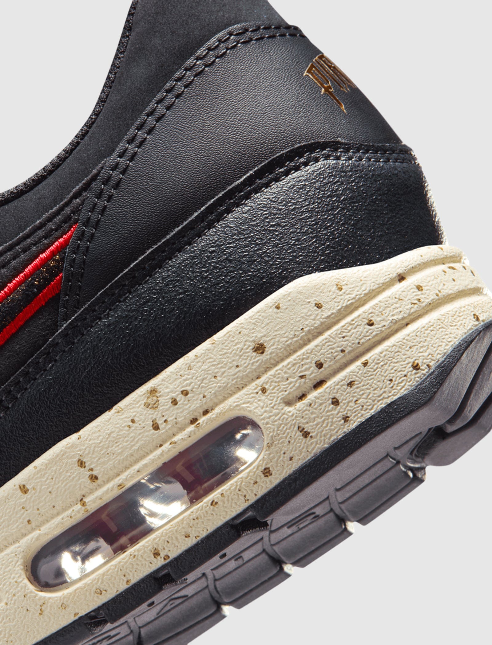 Nike AIR MAX 1 "PIRATES"