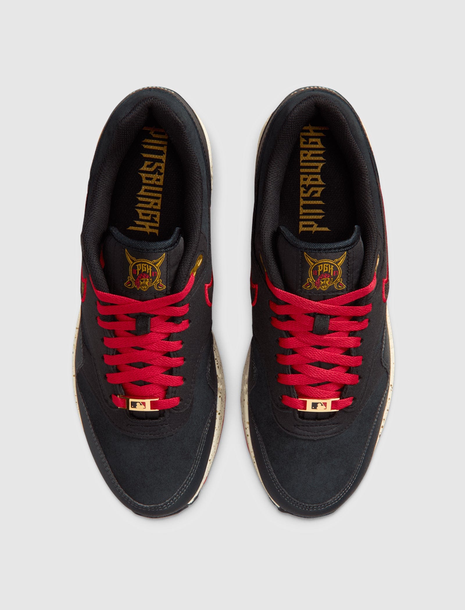Nike AIR MAX 1 "PIRATES"