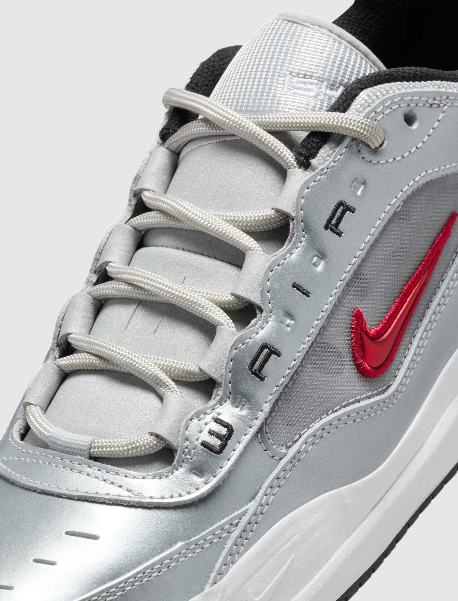 Nike SB AIR MAX ISHOD "METALLIC SILVER/VARSITY RED"